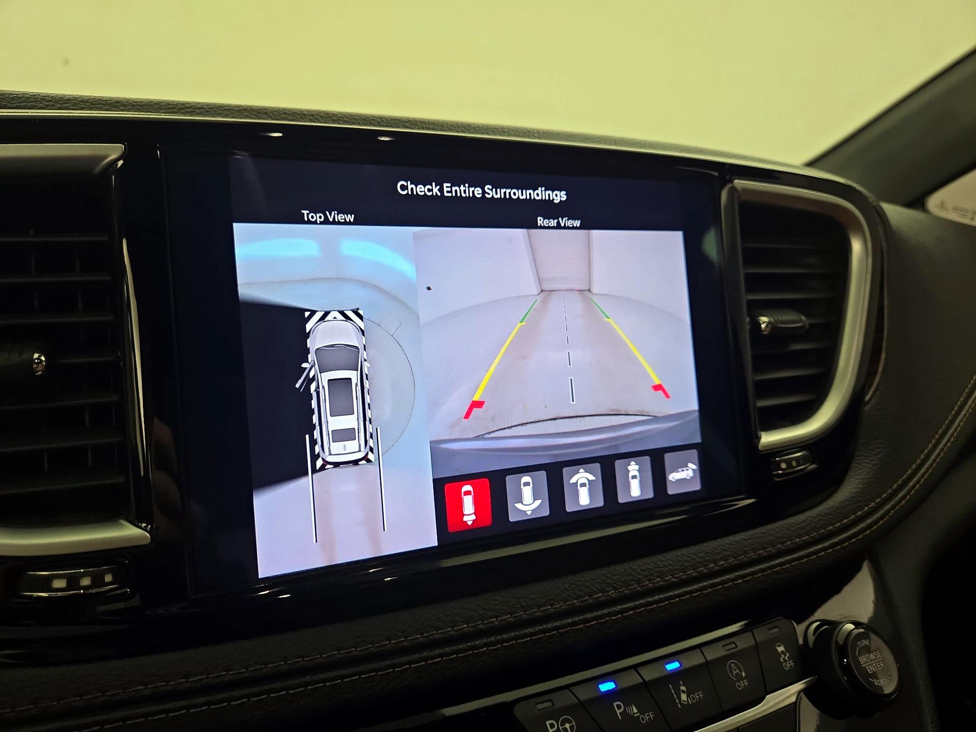 Thumbnail: 2021 Chrysler Pacifica - 15