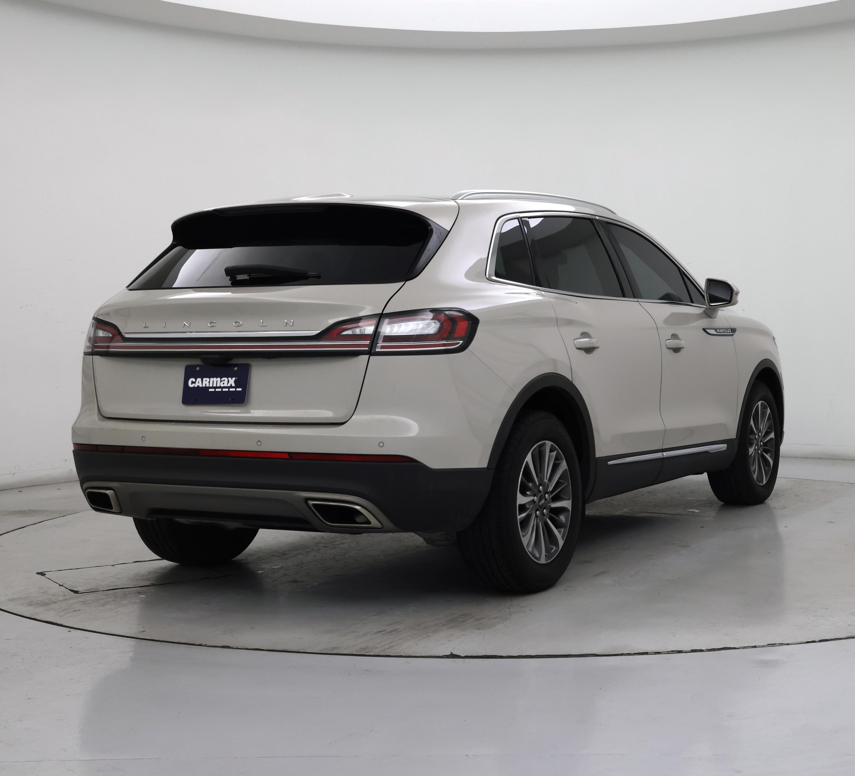 Thumbnail: 2023 Lincoln Nautilus - 8