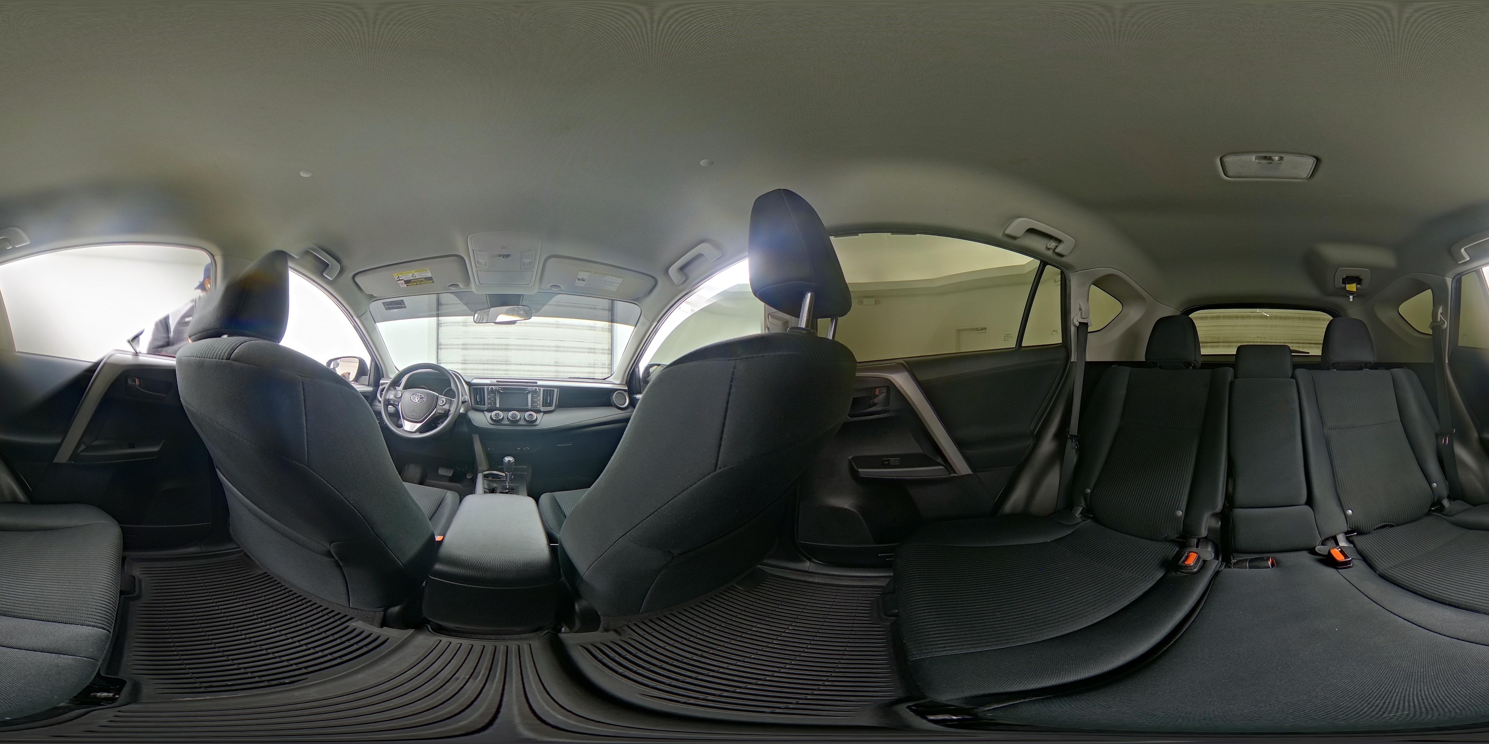2017 Toyota RAV4 LE - Photo 25