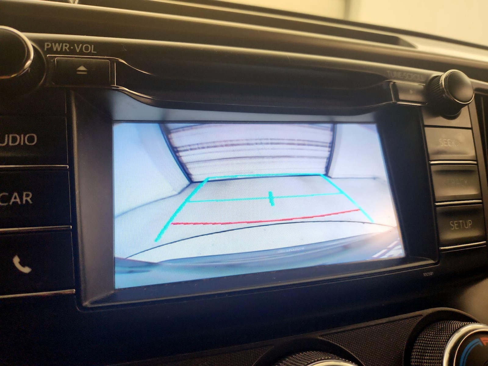 2017 Toyota RAV4 LE - Photo 15