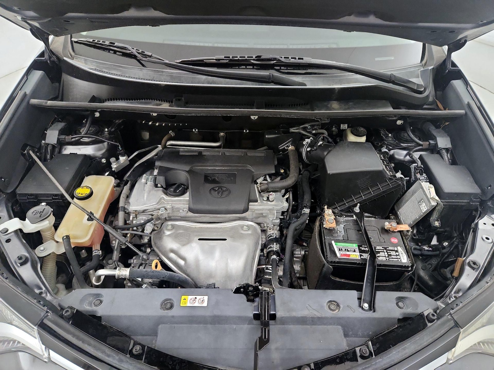 2017 Toyota RAV4 LE - Photo 22