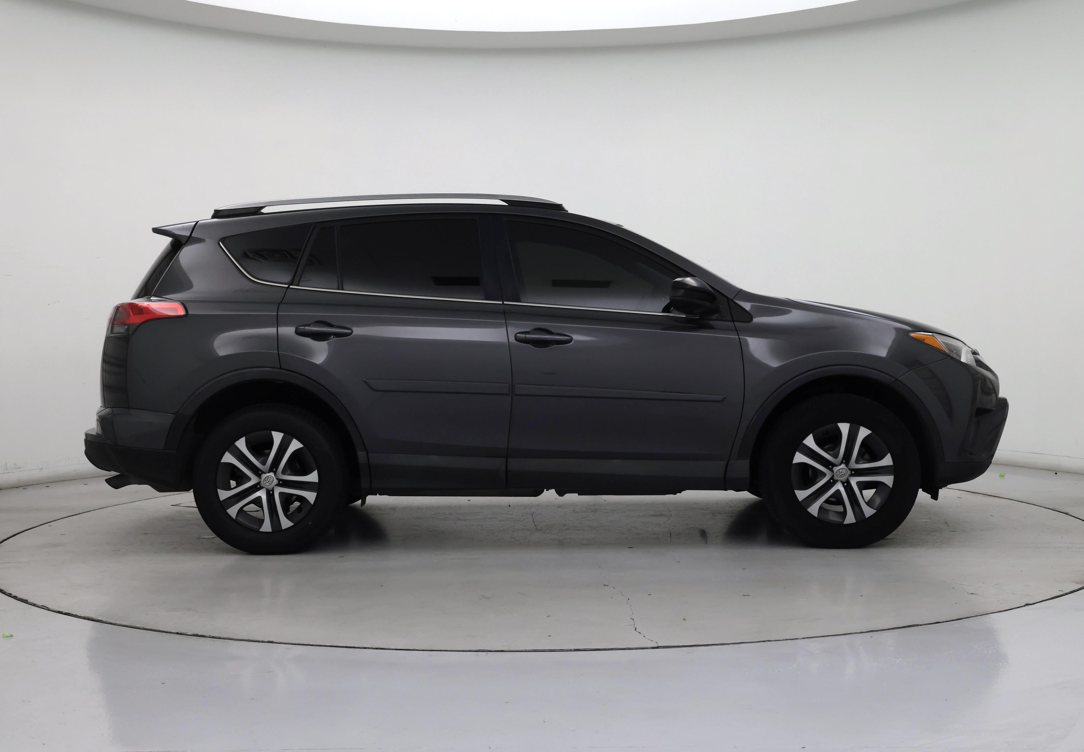 Thumbnail: 2017 Toyota RAV4 - 7