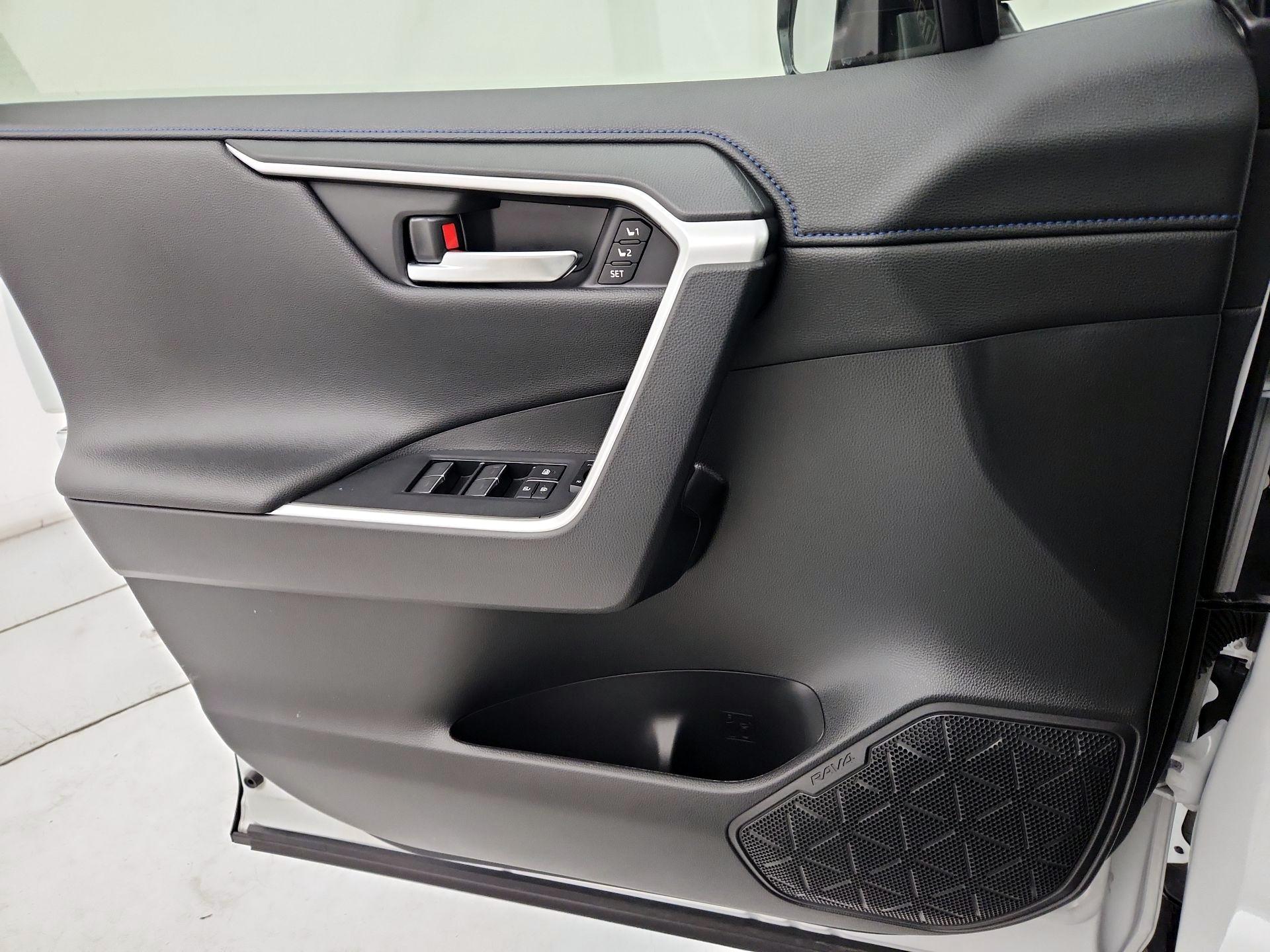 Thumbnail: 2025 Toyota RAV4 - 12