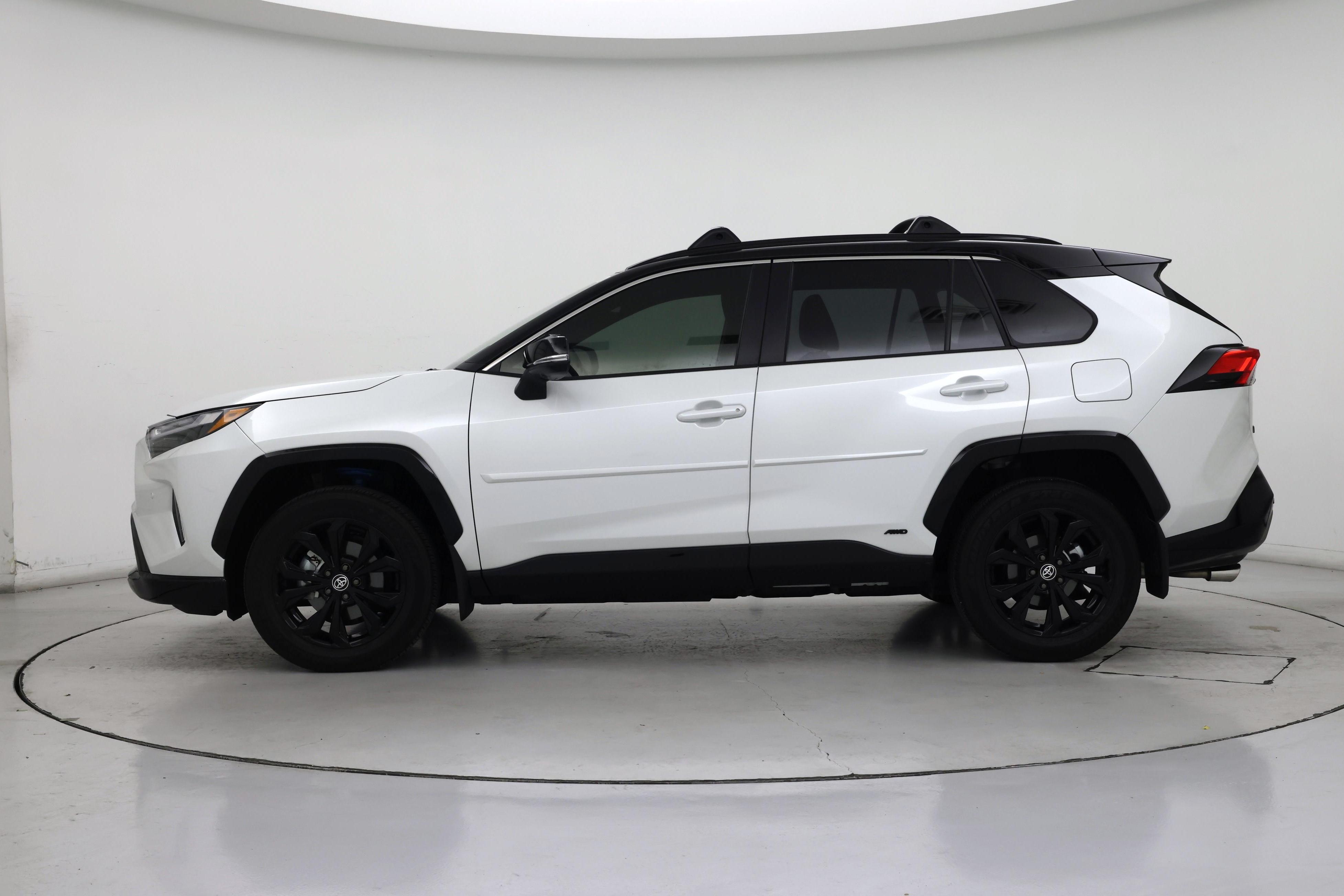 Thumbnail: 2025 Toyota RAV4 - 3