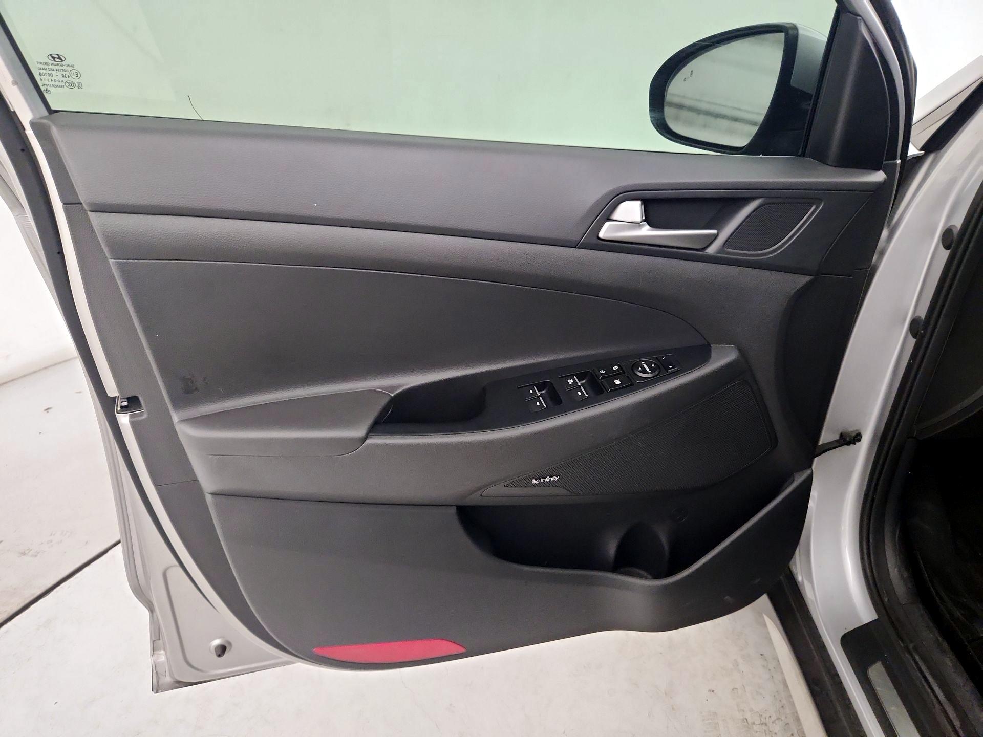 Thumbnail: 2020 Hyundai Tucson - 12