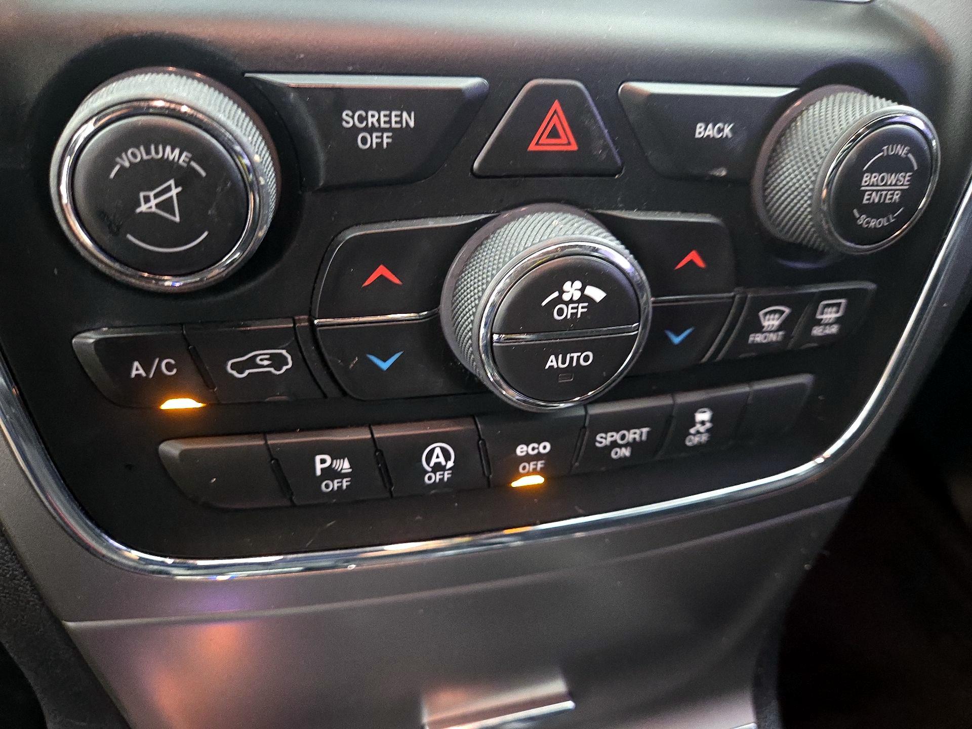 Thumbnail: 2017 Jeep Grand Cherokee - 17