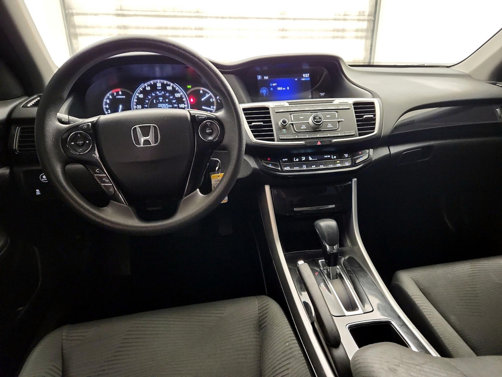 2017 Honda Accord LX - Photo 10
