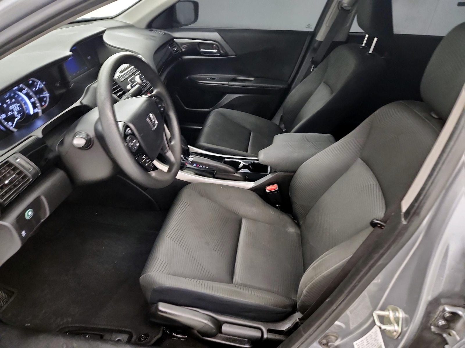 2017 Honda Accord LX - Photo 12
