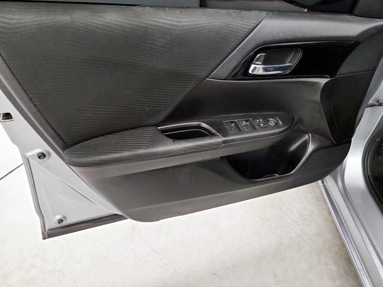 2017 Honda Accord LX - Photo 13