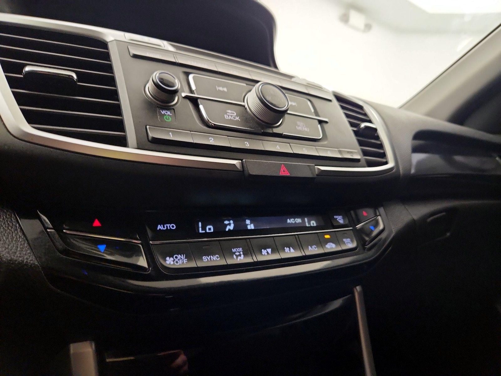 2017 Honda Accord LX - Photo 17