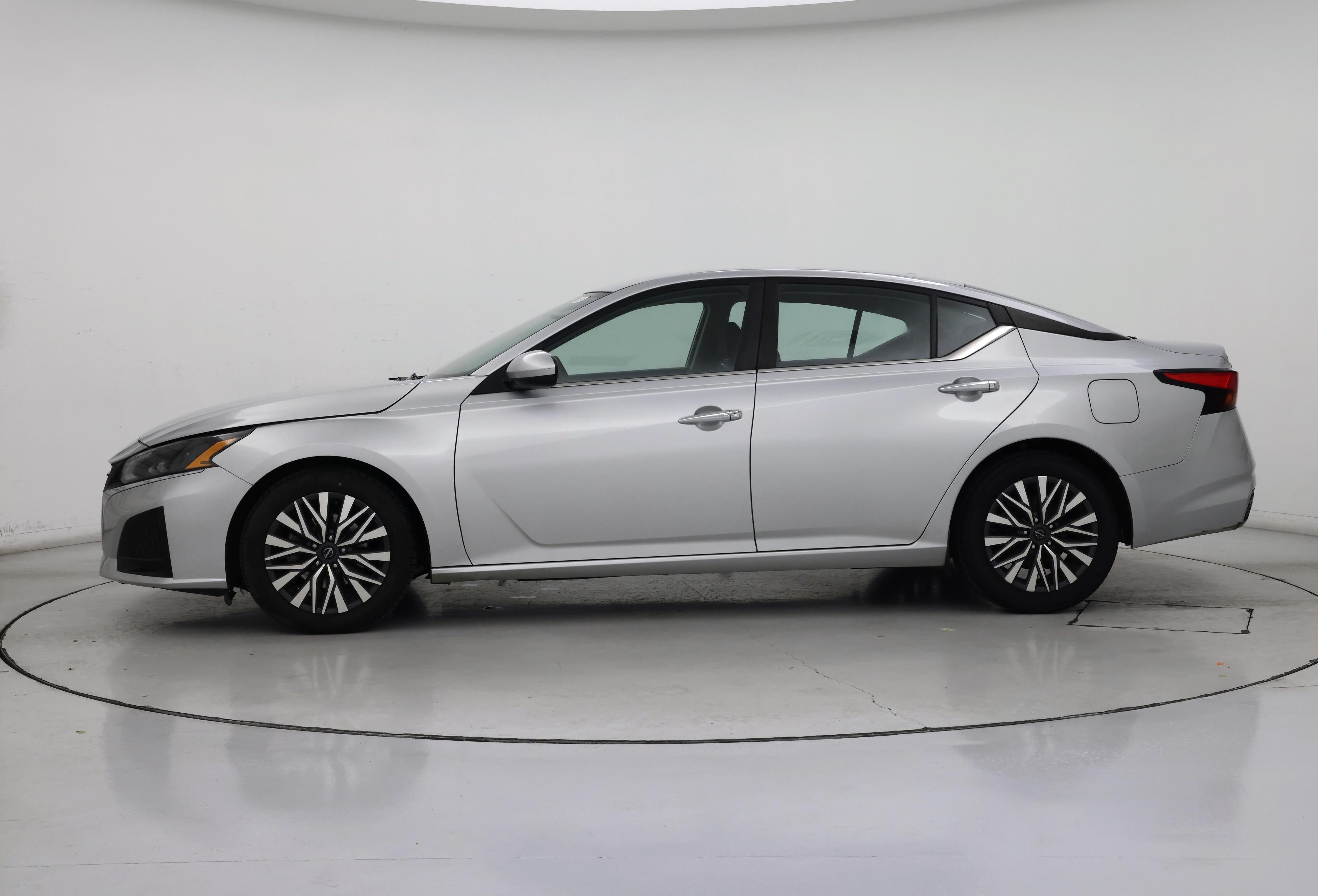 Thumbnail: 2023 Nissan Altima - 3
