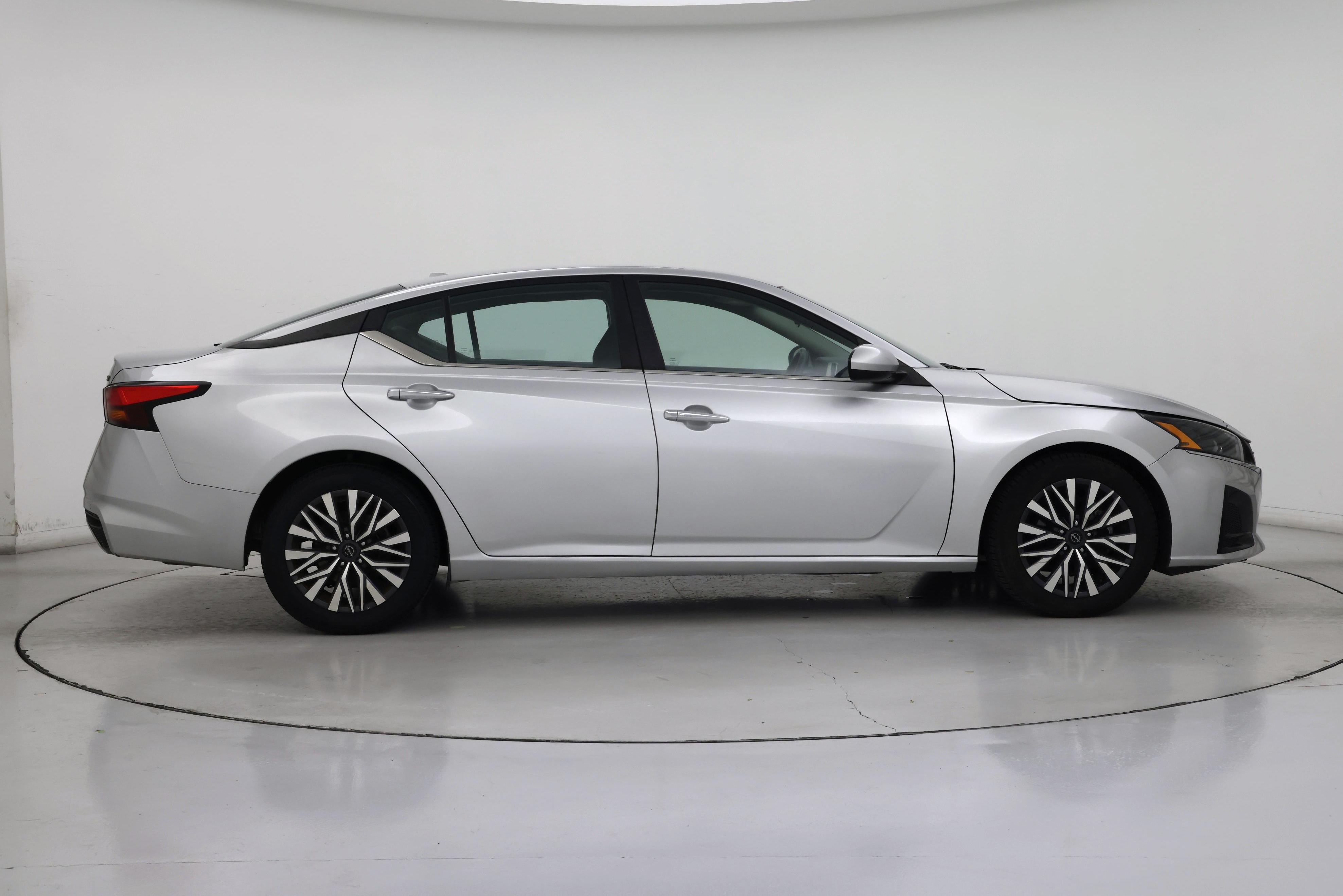 Thumbnail: 2023 Nissan Altima - 7