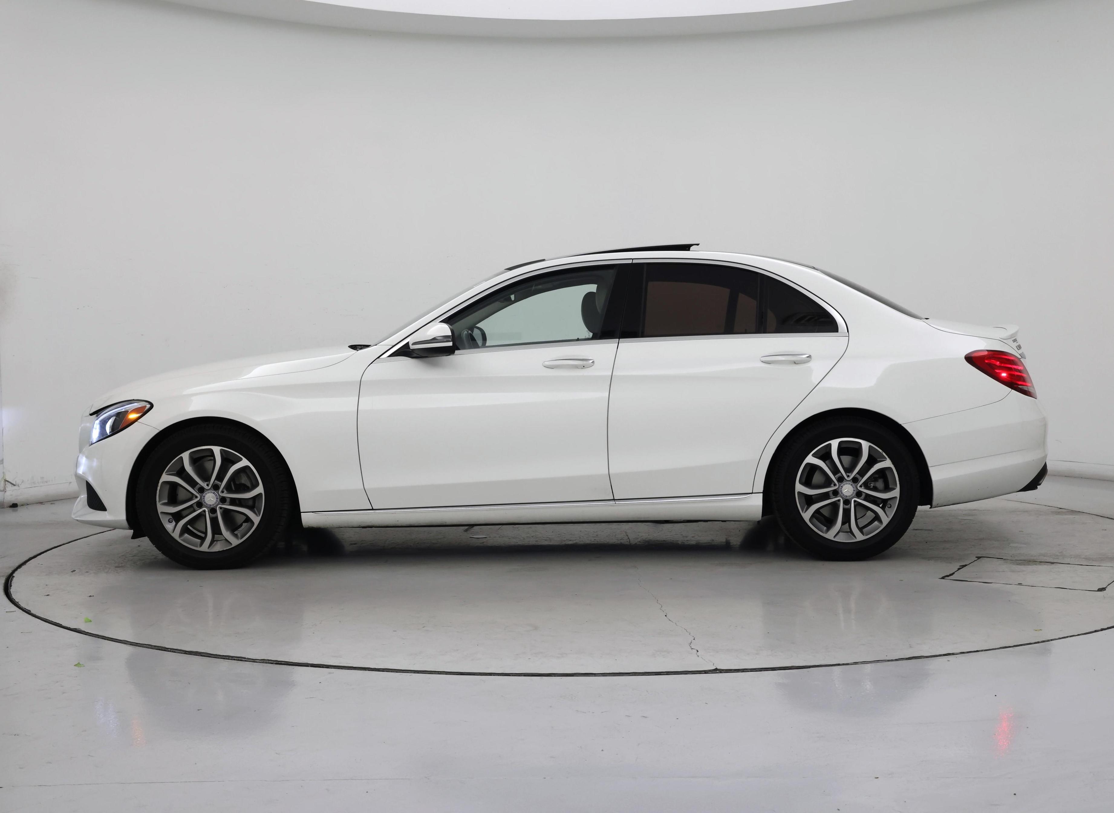 Thumbnail: 2016 Mercedes-Benz C-Class - 3