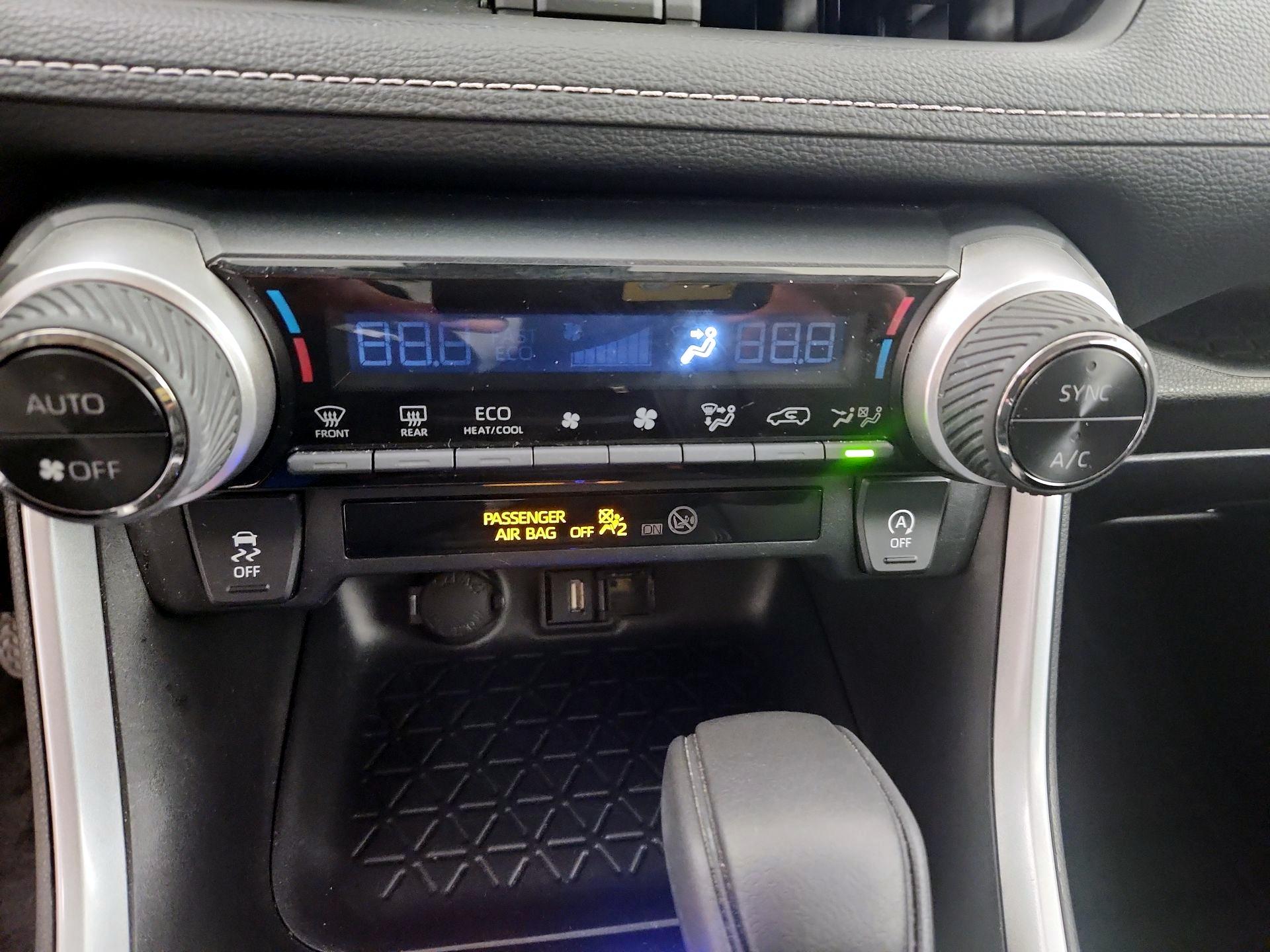 Thumbnail: 2022 Toyota RAV4 - 16