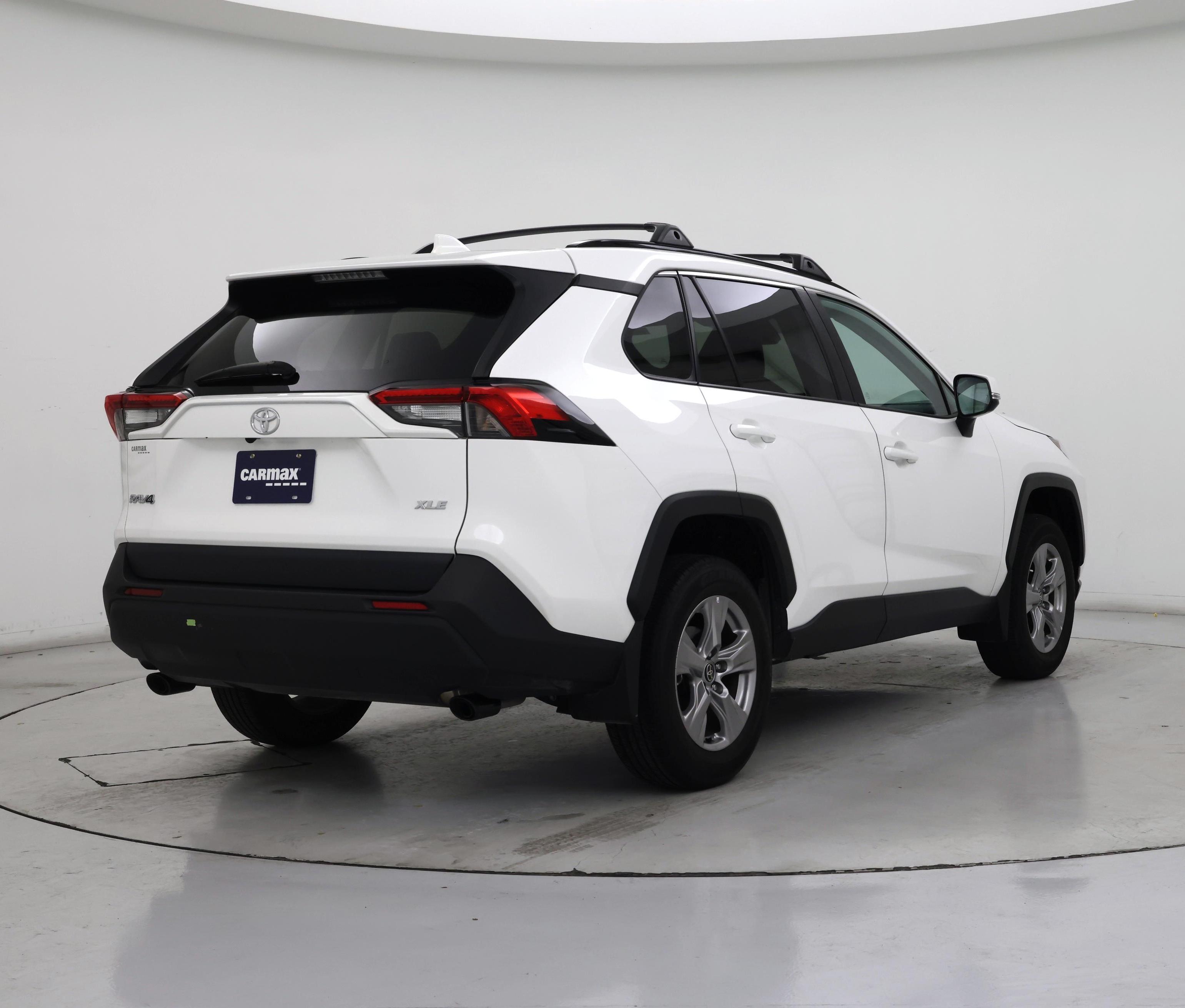 Thumbnail: 2022 Toyota RAV4 - 8