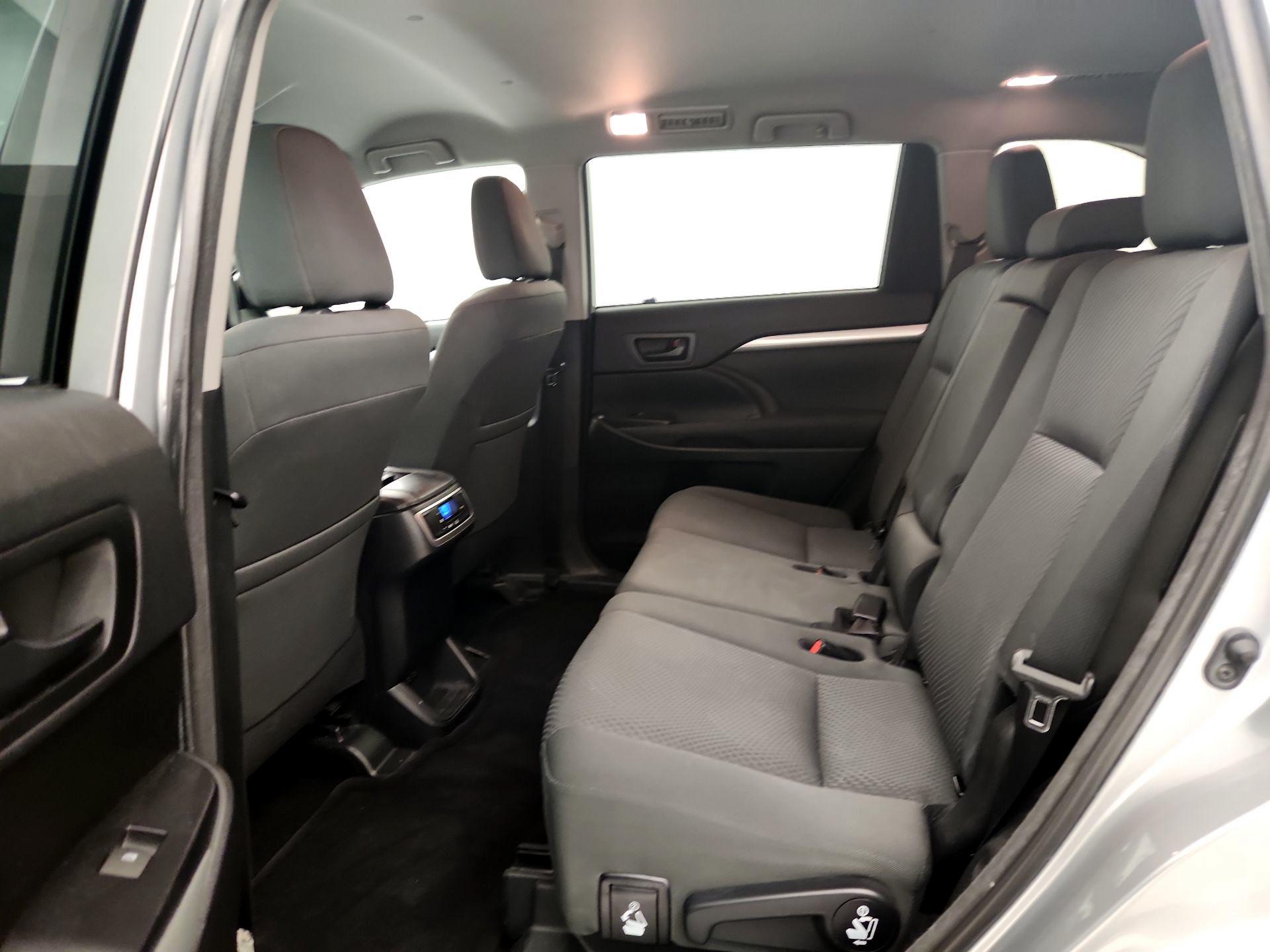Thumbnail: 2018 Toyota Highlander - 19