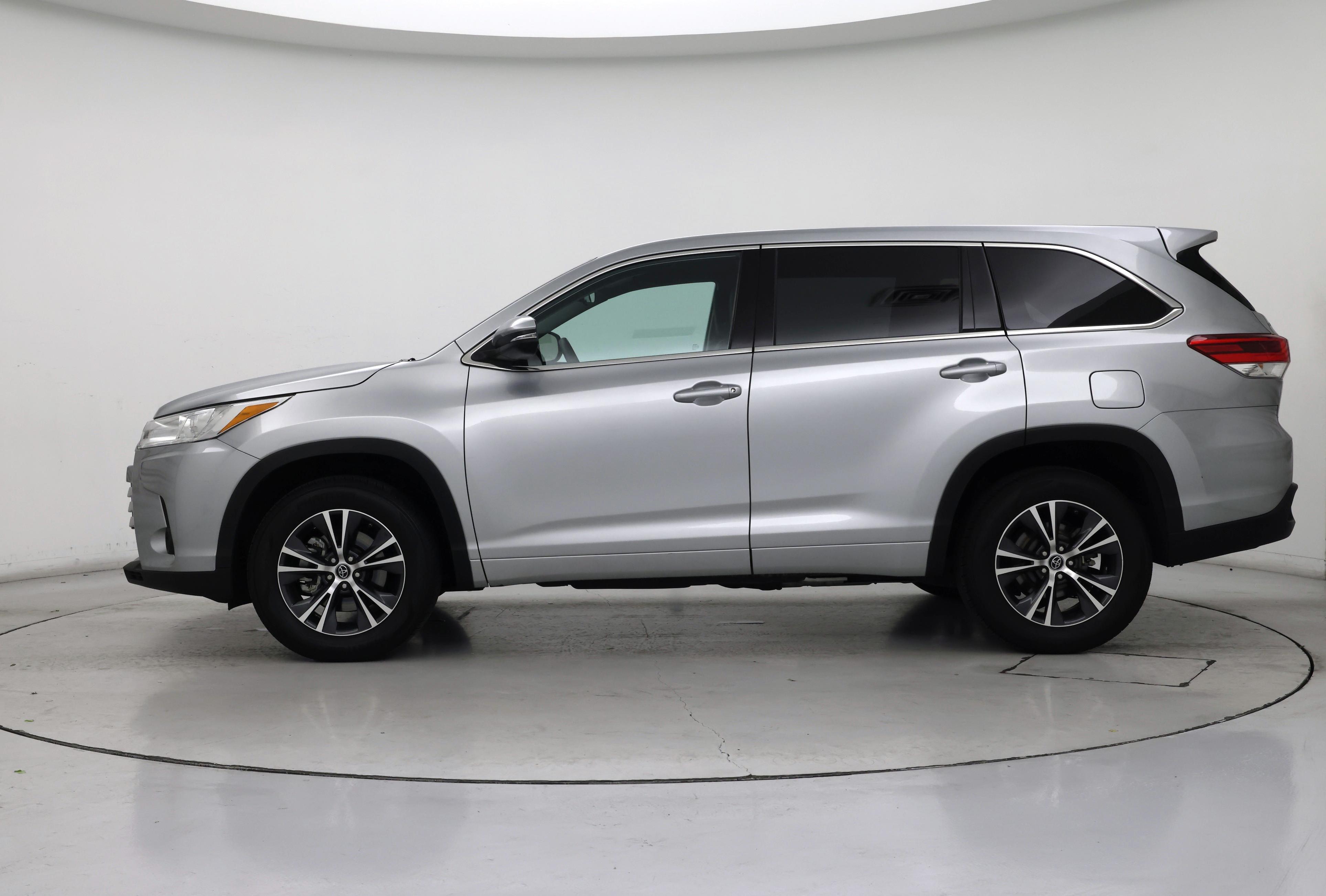 Thumbnail: 2018 Toyota Highlander - 3