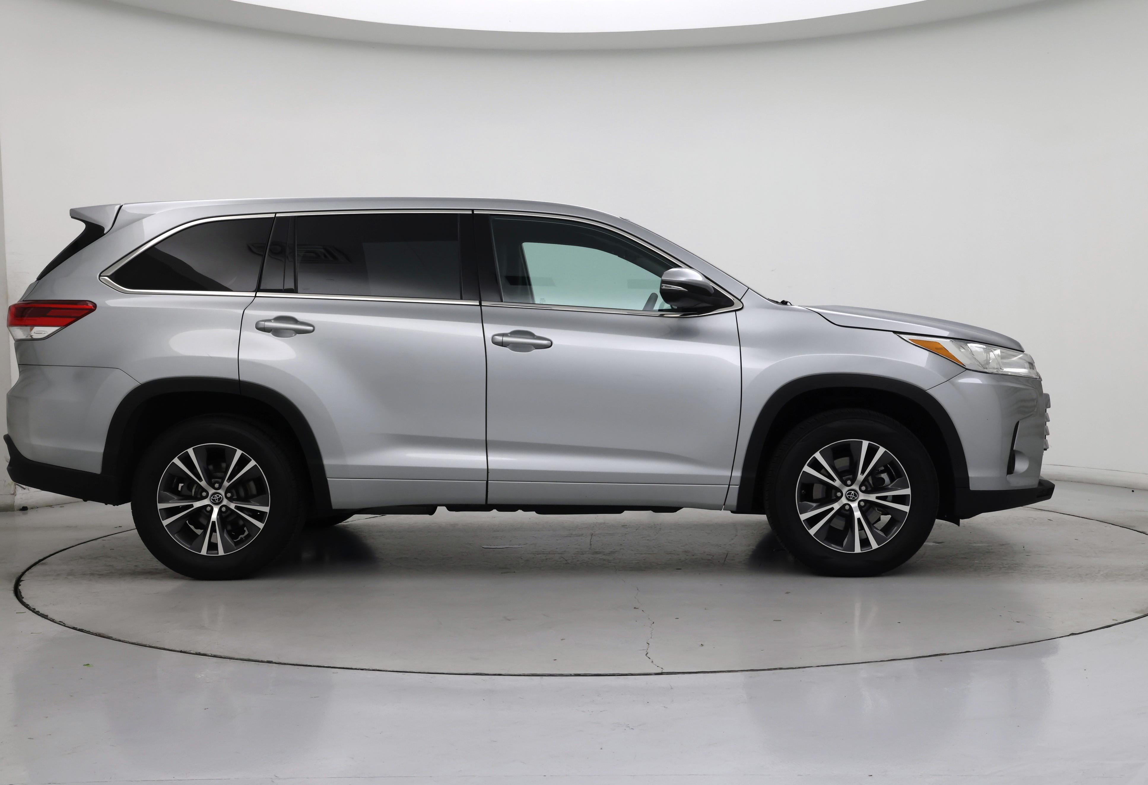 Thumbnail: 2018 Toyota Highlander - 7