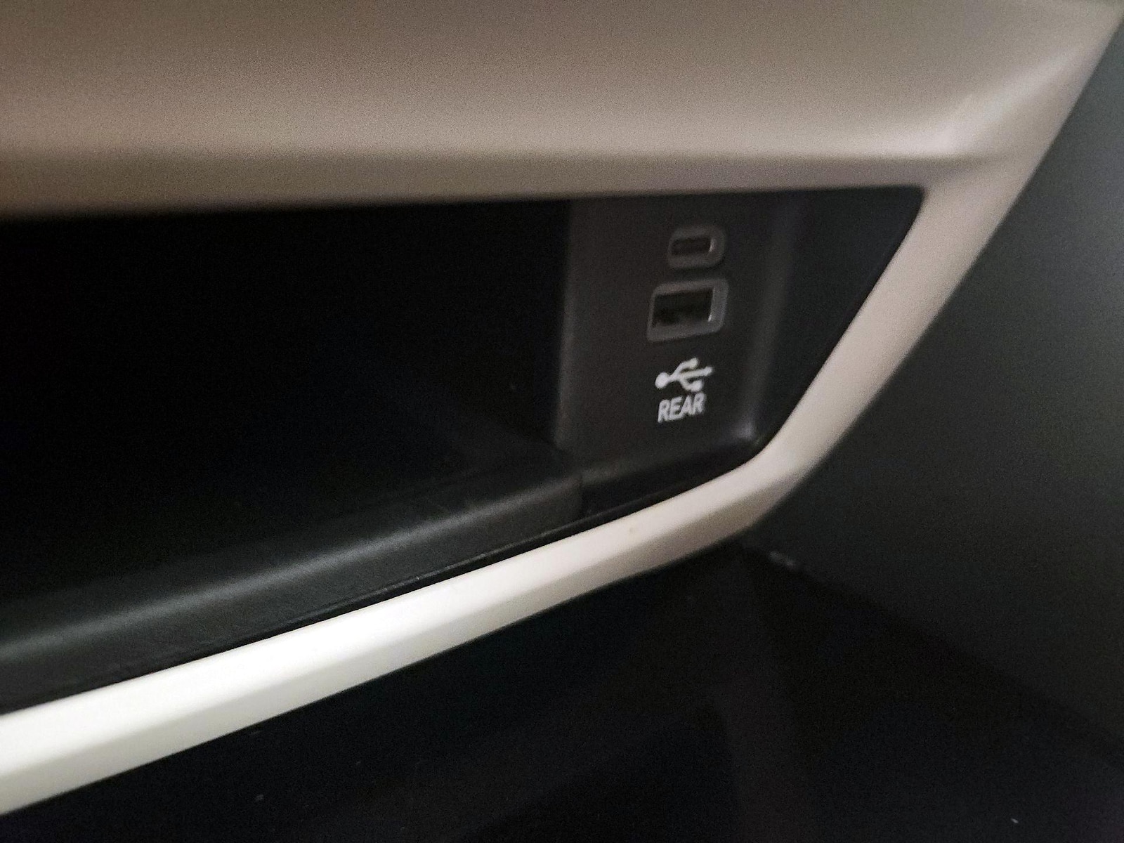 2023 Chrysler Pacifica Hybrid Limited - Photo 19