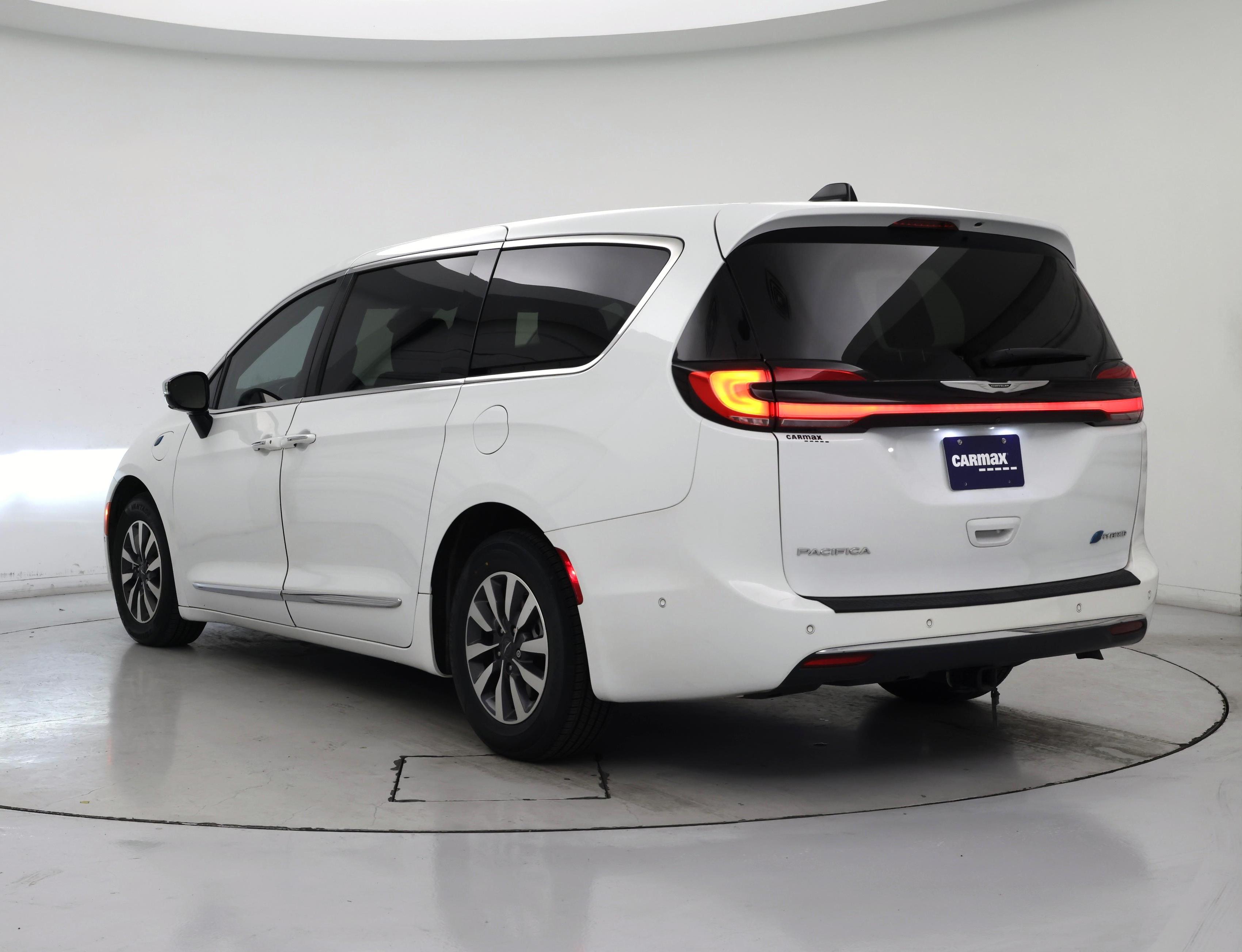 Thumbnail: 2023 Chrysler Pacifica - 2