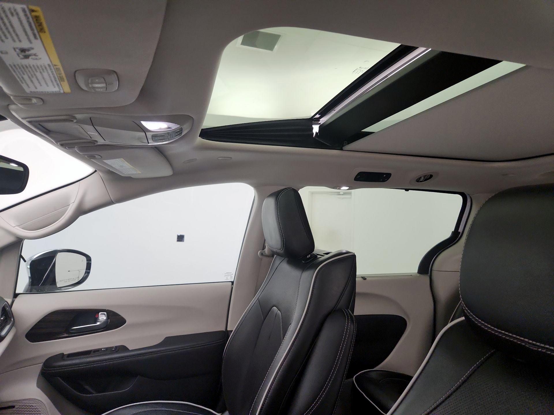 Thumbnail: 2023 Chrysler Pacifica - 19