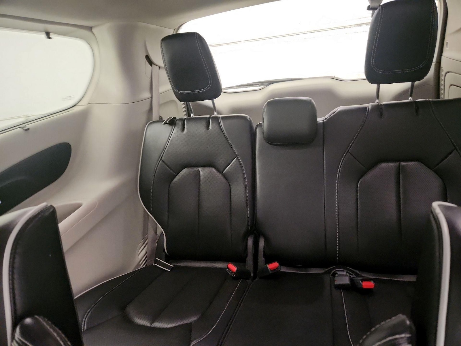 2023 Chrysler Pacifica Hybrid Limited - Photo 22