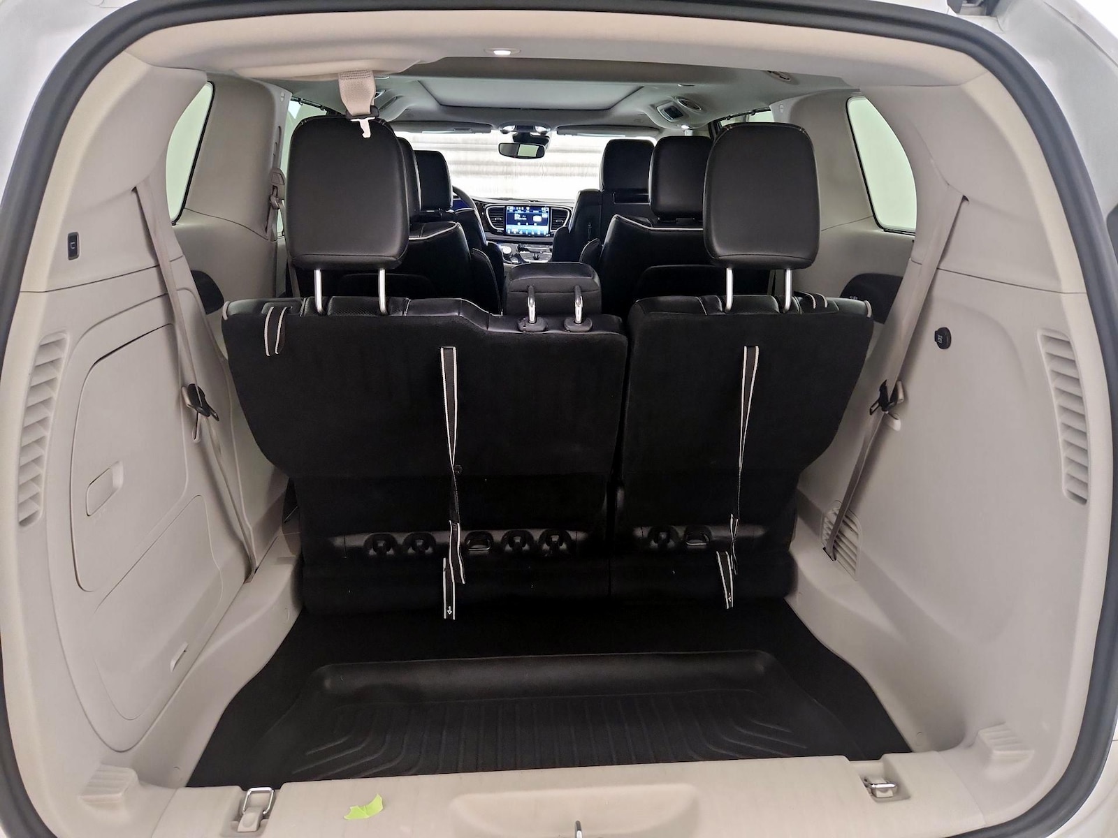 2023 Chrysler Pacifica Hybrid Limited - Photo 23