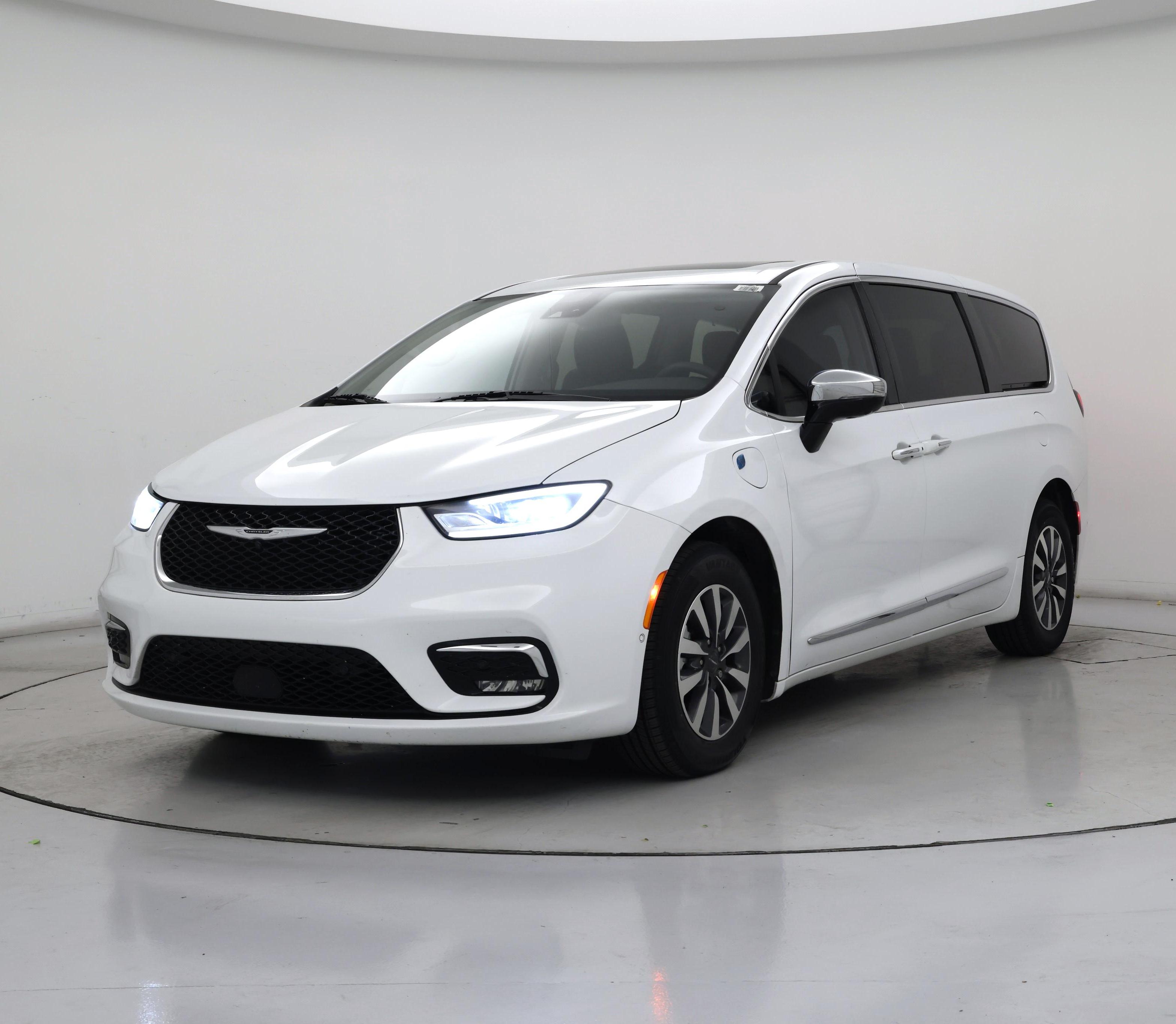 Thumbnail: 2023 Chrysler Pacifica - 4