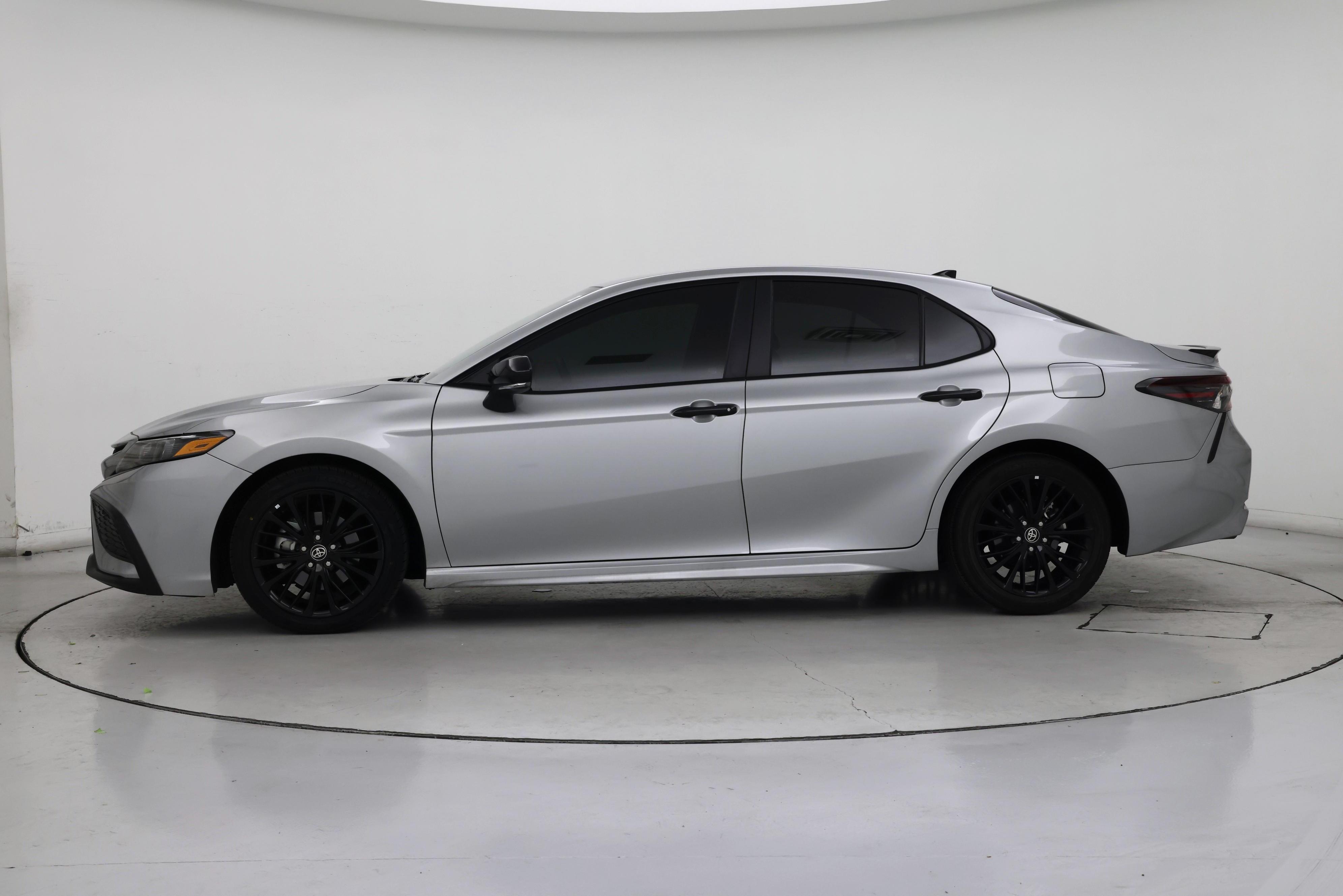 Thumbnail: 2022 Toyota Camry - 3