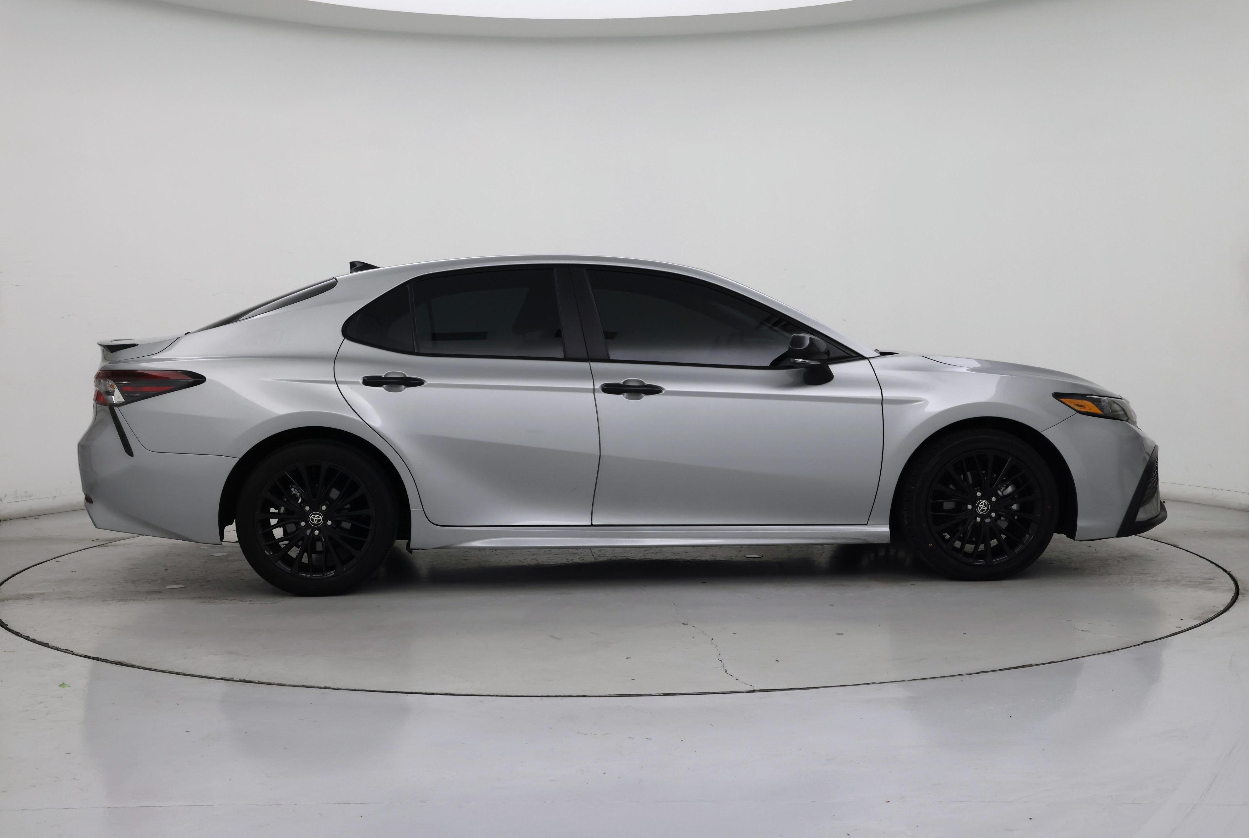 Thumbnail: 2022 Toyota Camry - 7
