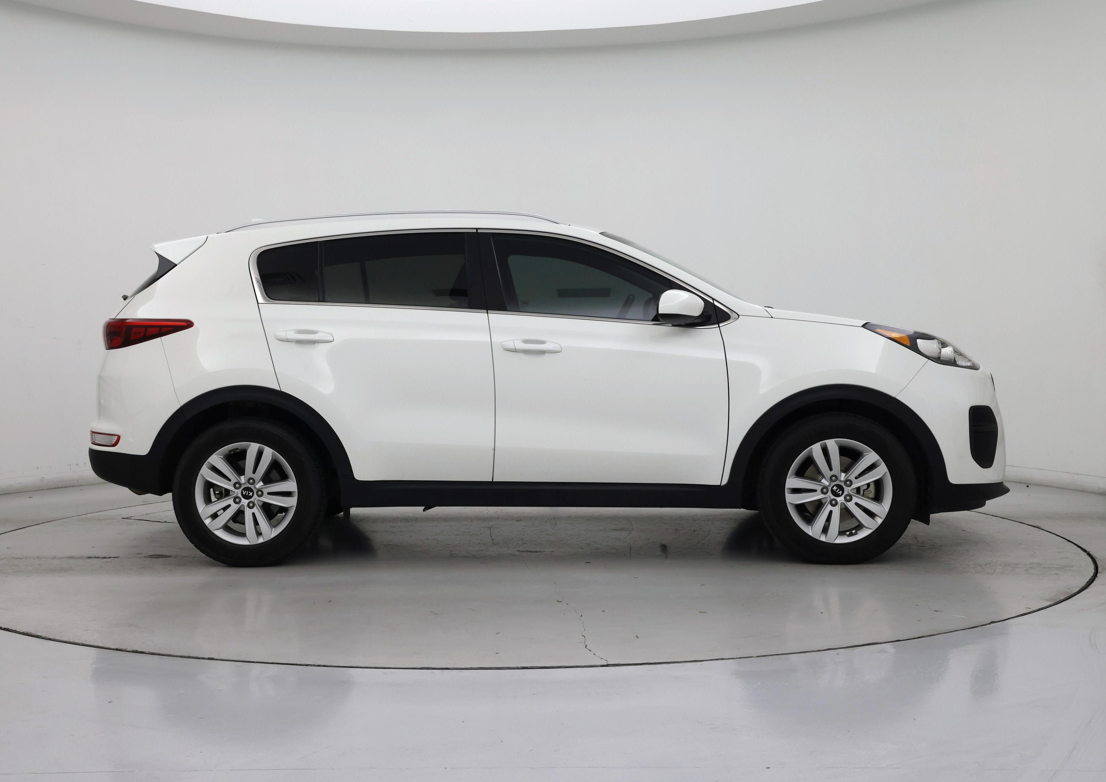 Thumbnail: 2017 Kia Sportage - 7
