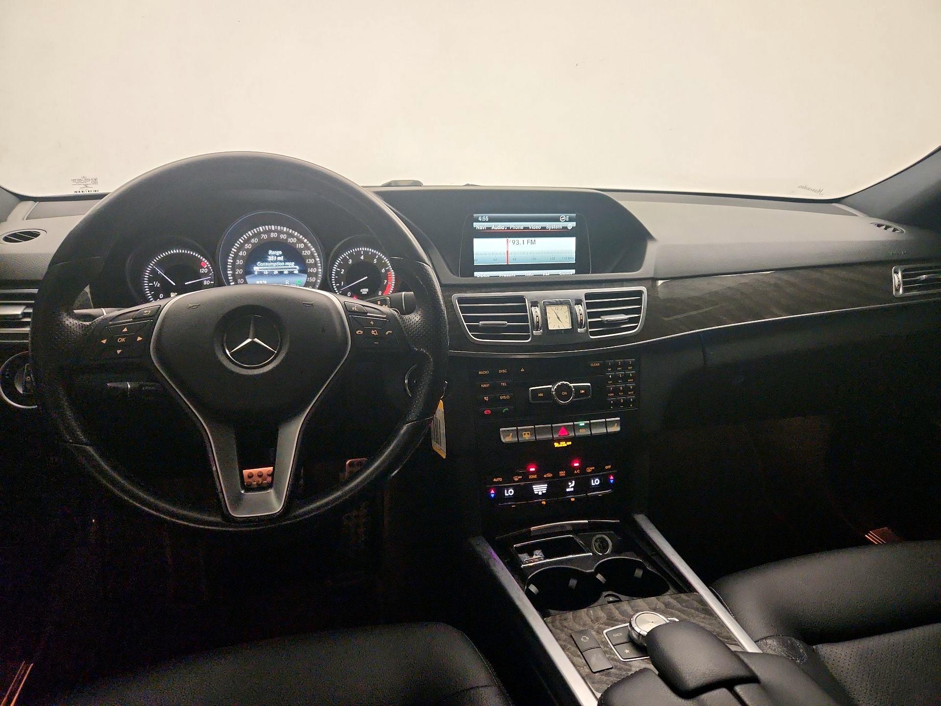Thumbnail: 2015 Mercedes-Benz E-Class - 9