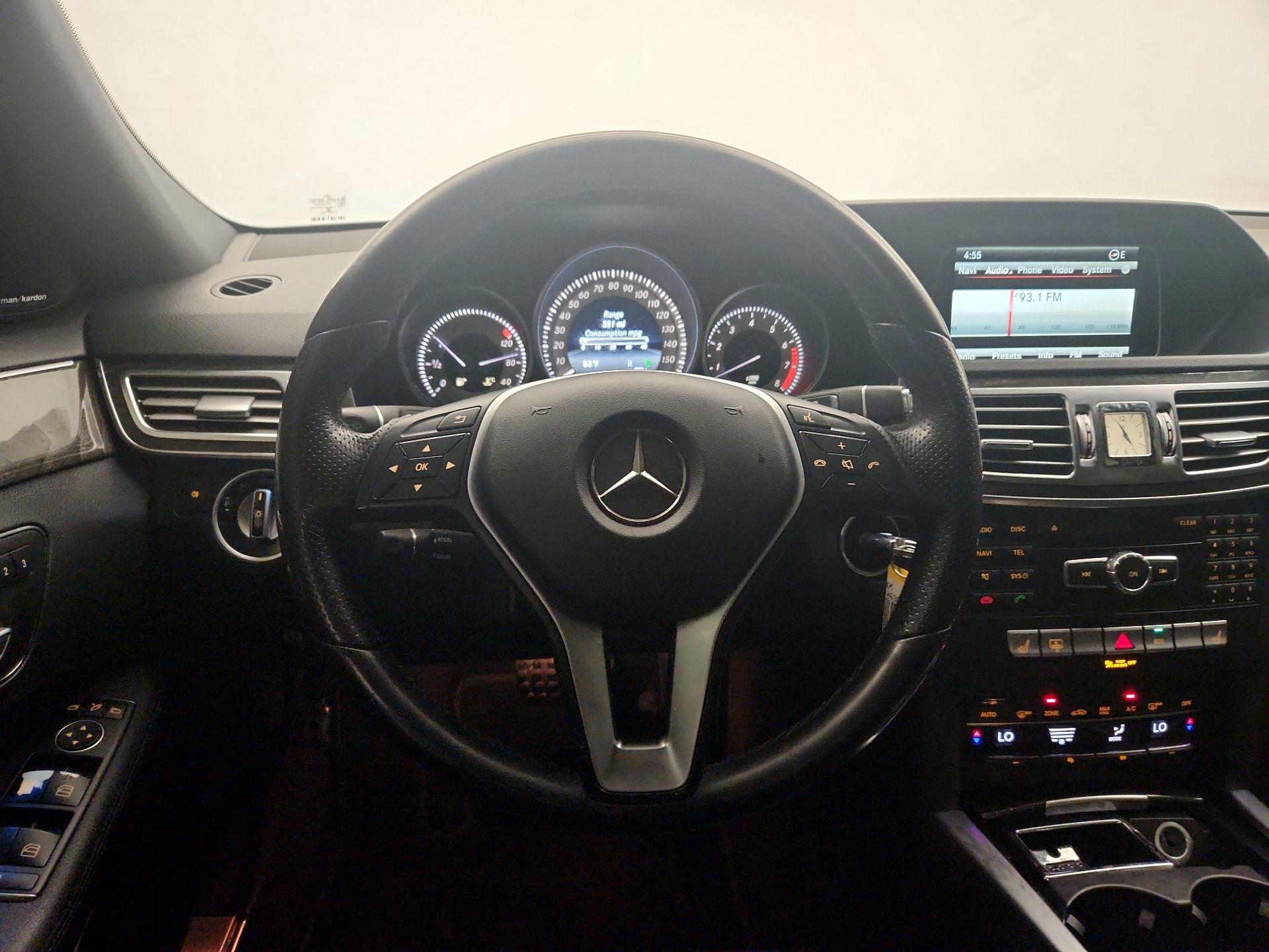 Thumbnail: 2015 Mercedes-Benz E-Class - 10