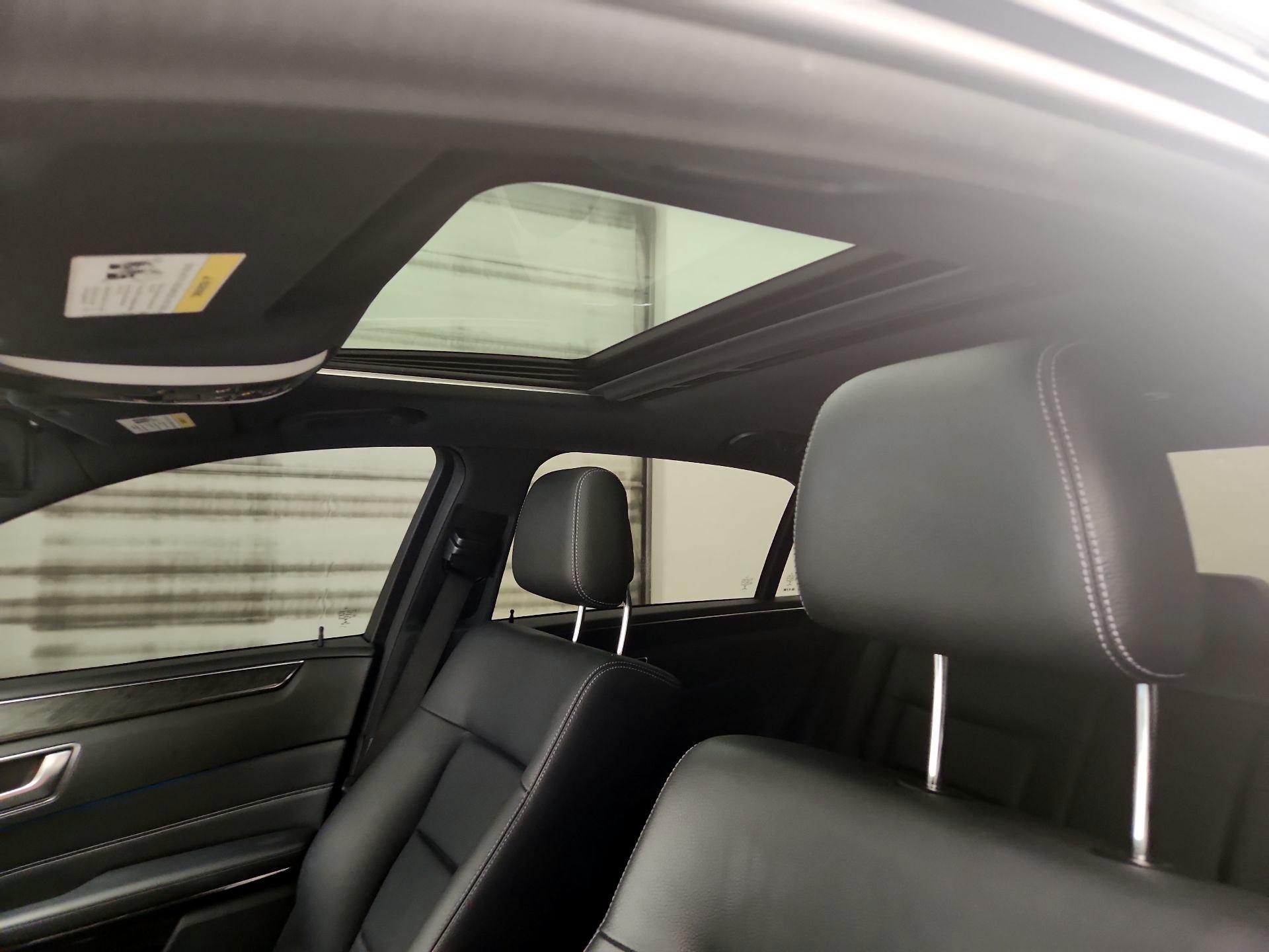Thumbnail: 2015 Mercedes-Benz E-Class - 18