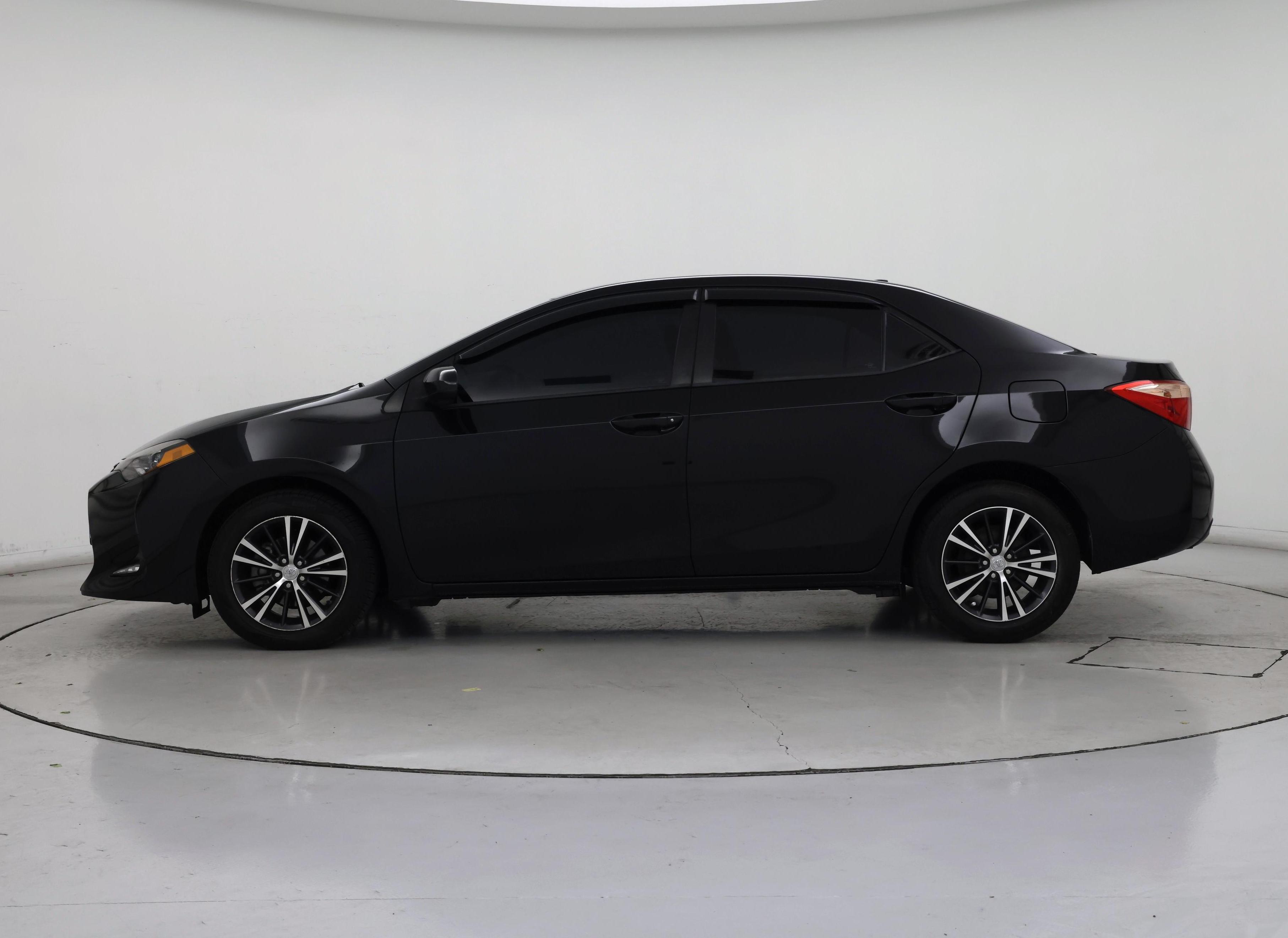 Thumbnail: 2018 Toyota Corolla - 3