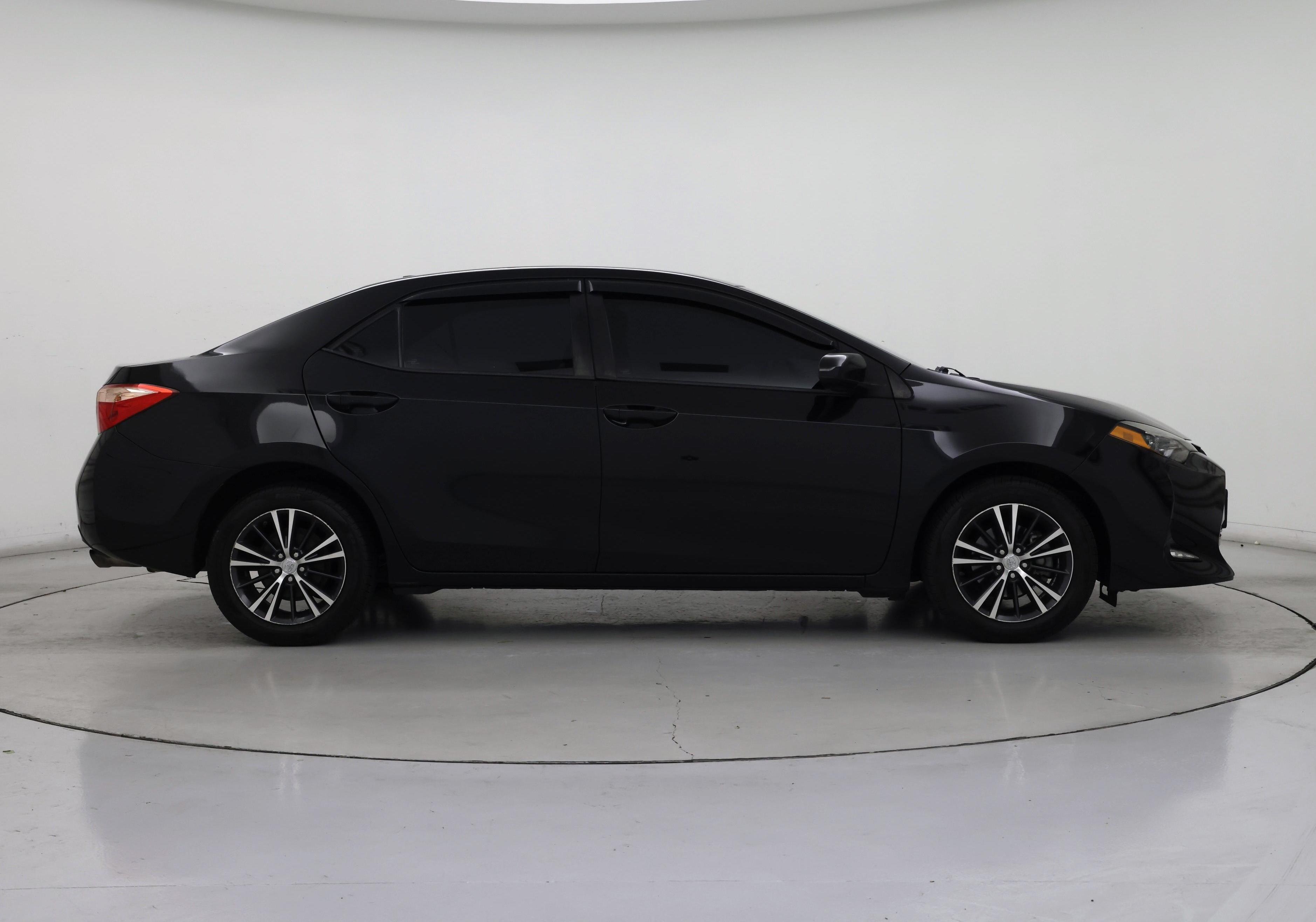 Thumbnail: 2018 Toyota Corolla - 7