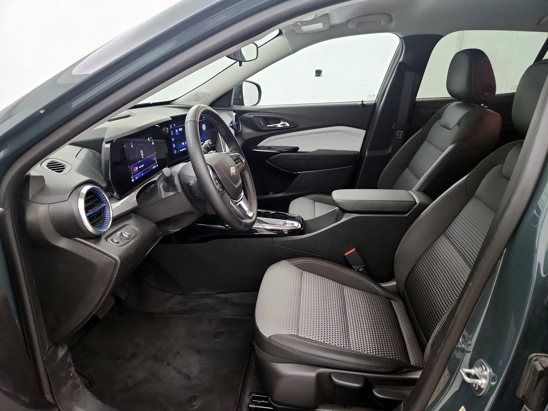 Thumbnail: 2025 Chevrolet Trax - 11