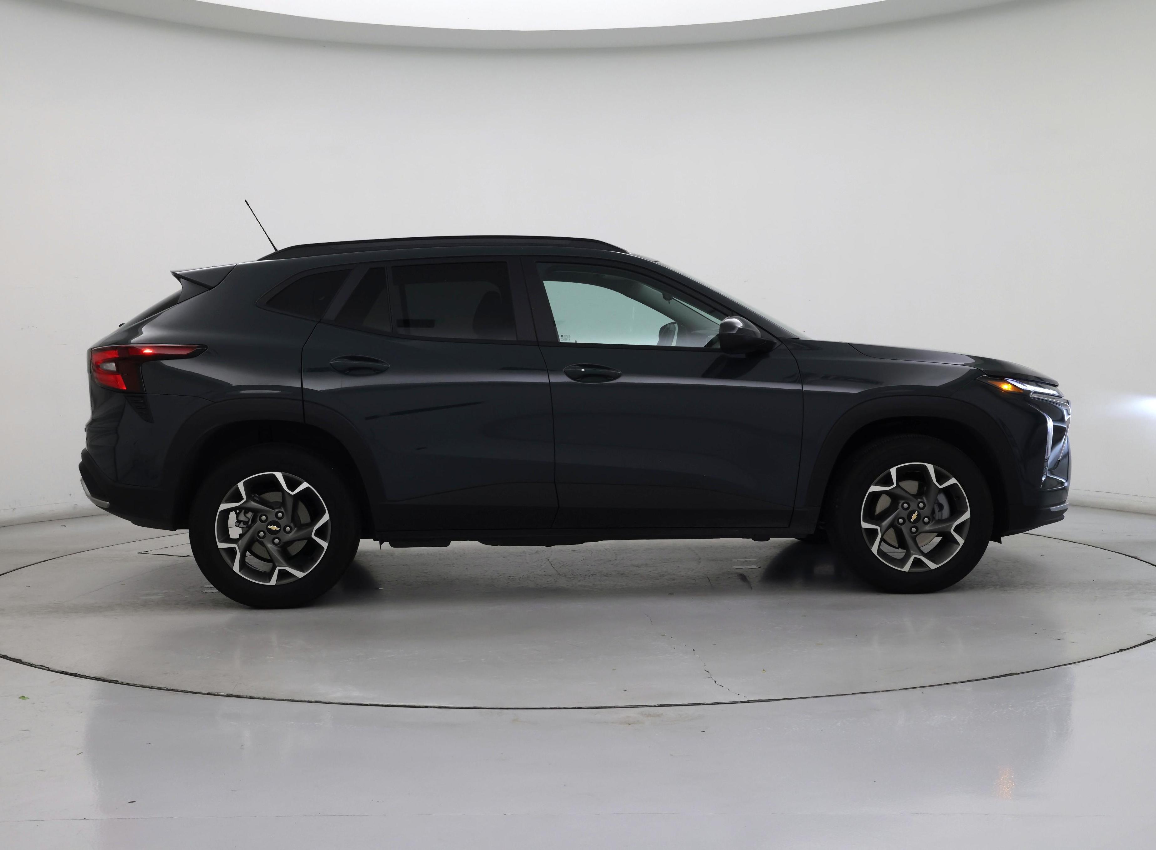 Thumbnail: 2025 Chevrolet Trax - 7