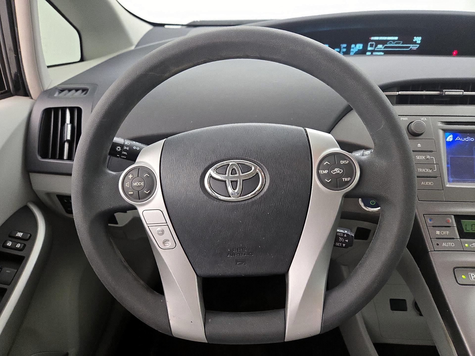 Thumbnail: 2014 Toyota Prius - 10