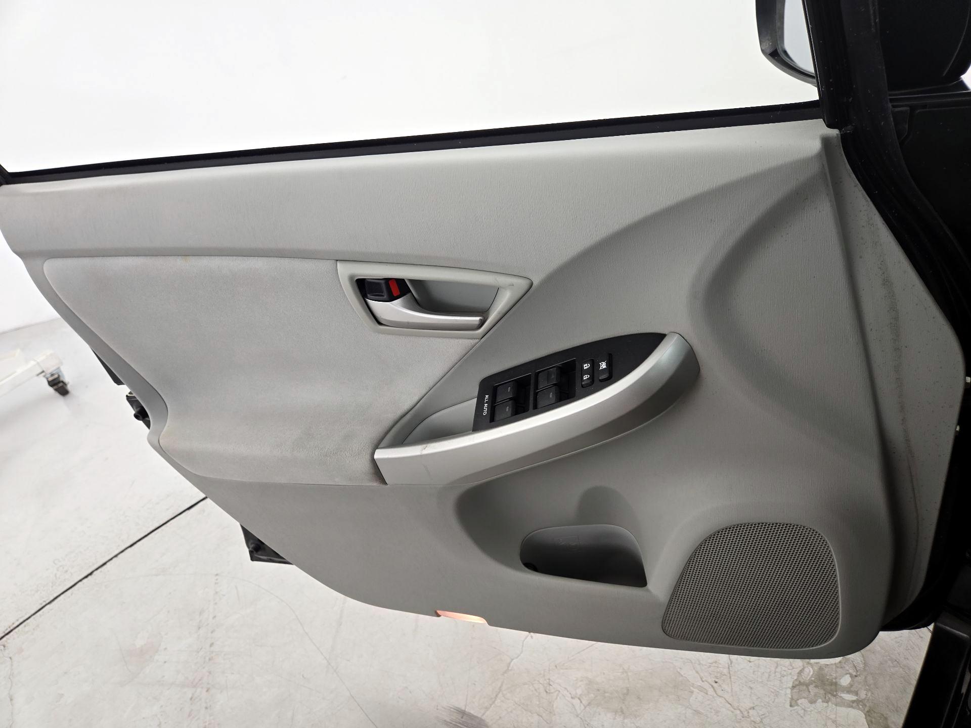 Thumbnail: 2014 Toyota Prius - 12