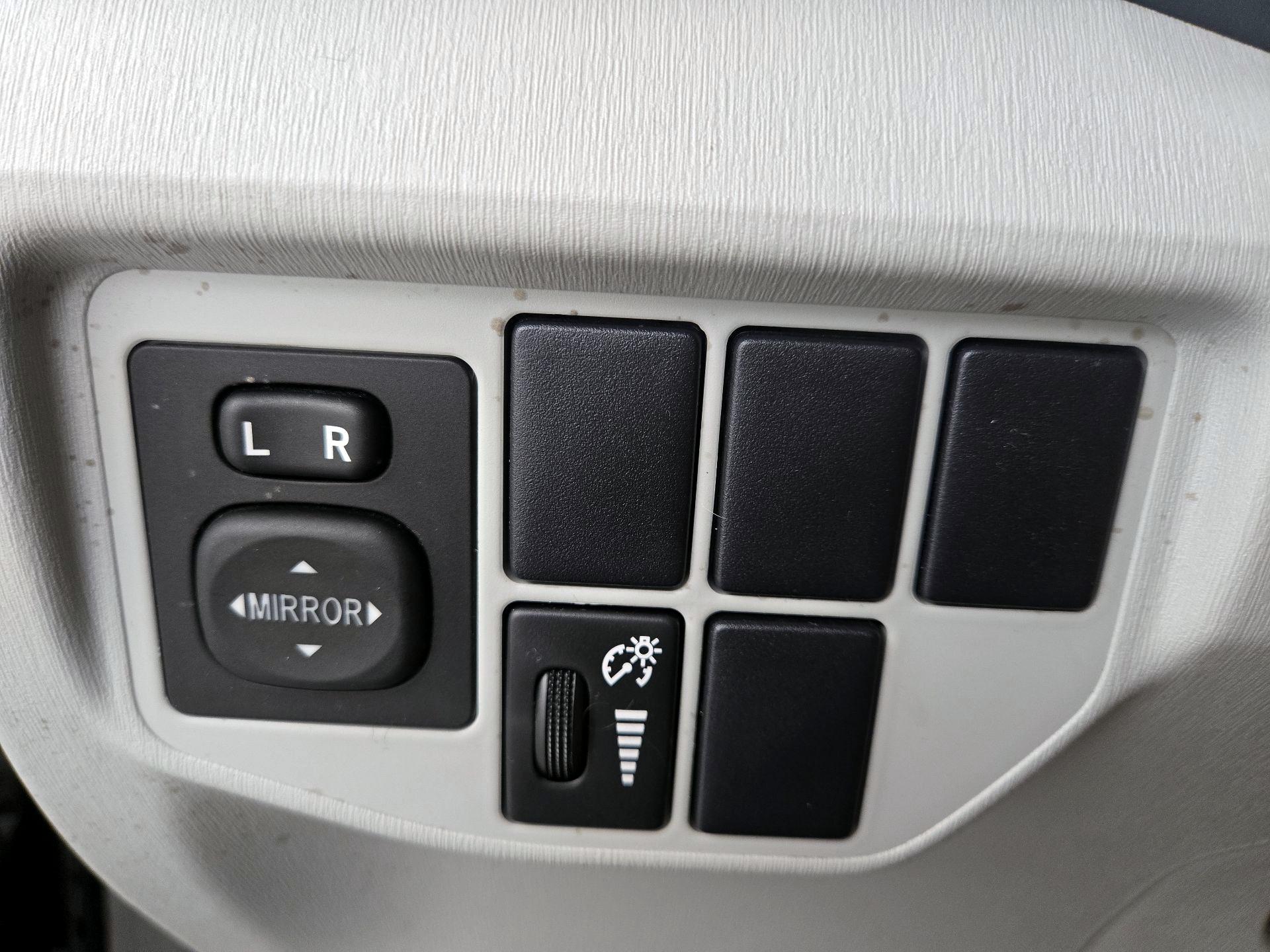 Thumbnail: 2014 Toyota Prius - 13
