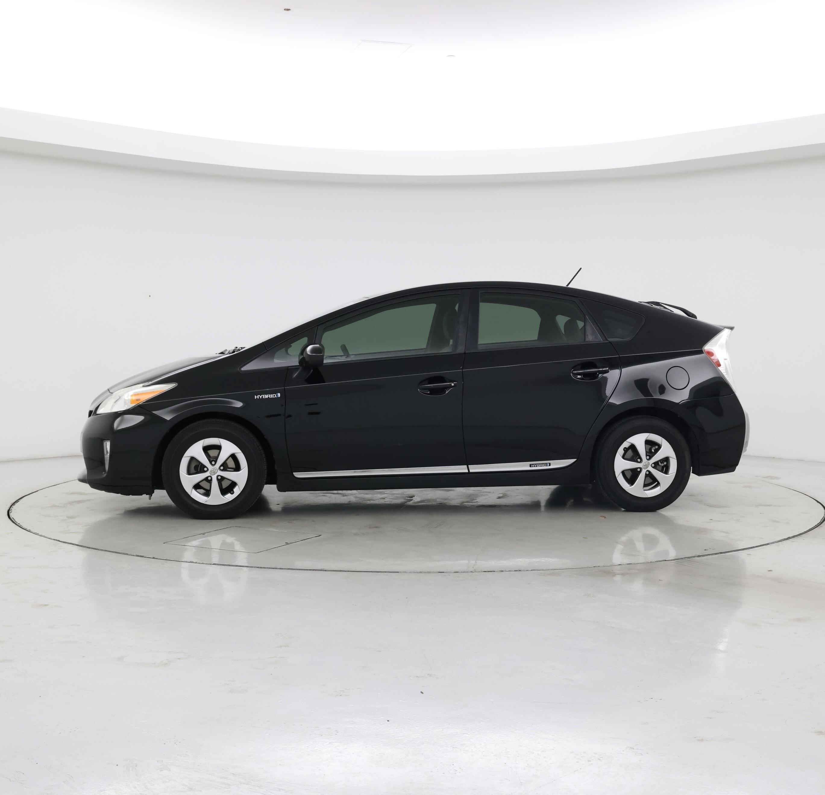 Thumbnail: 2014 Toyota Prius - 3