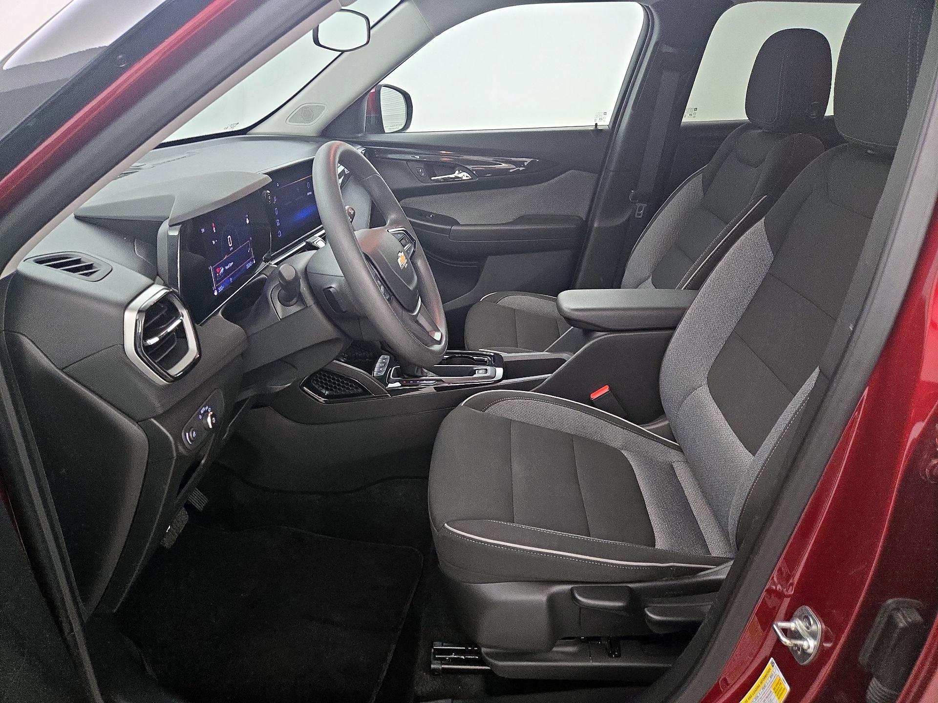 Thumbnail: 2025 Chevrolet TrailBlazer - 11