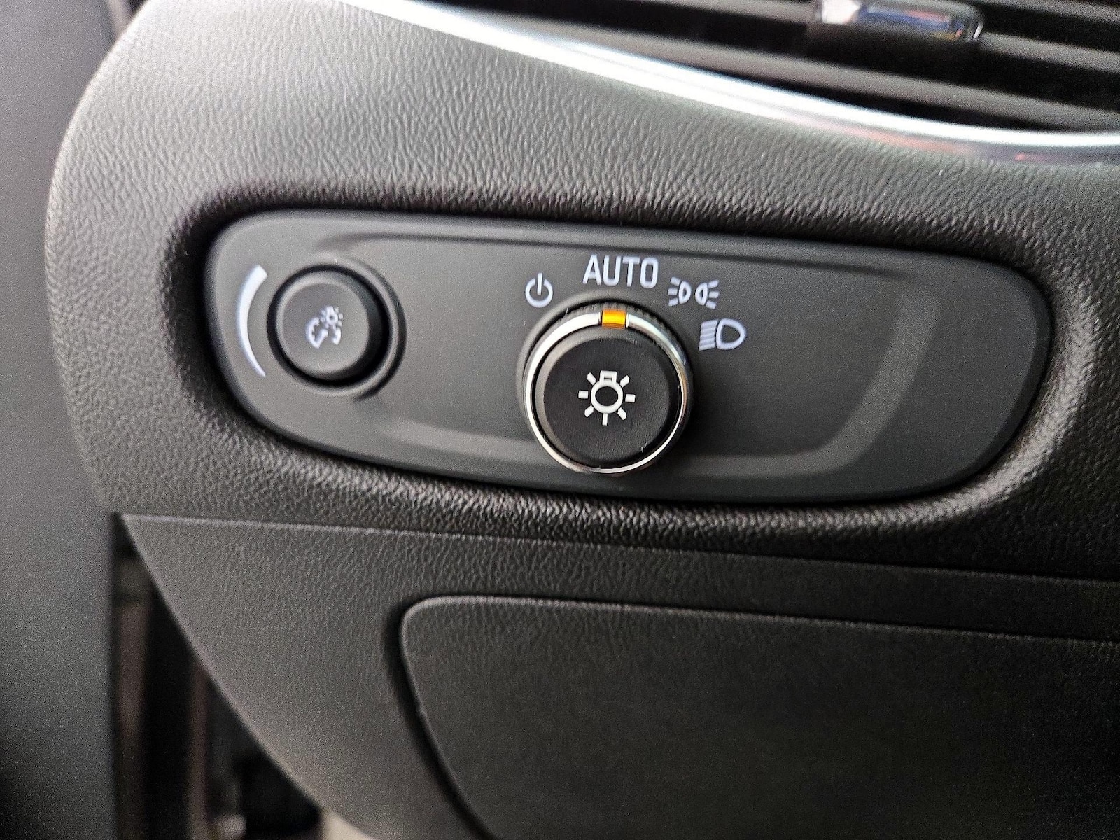 2024 Chevrolet Malibu 2LT - Photo 14