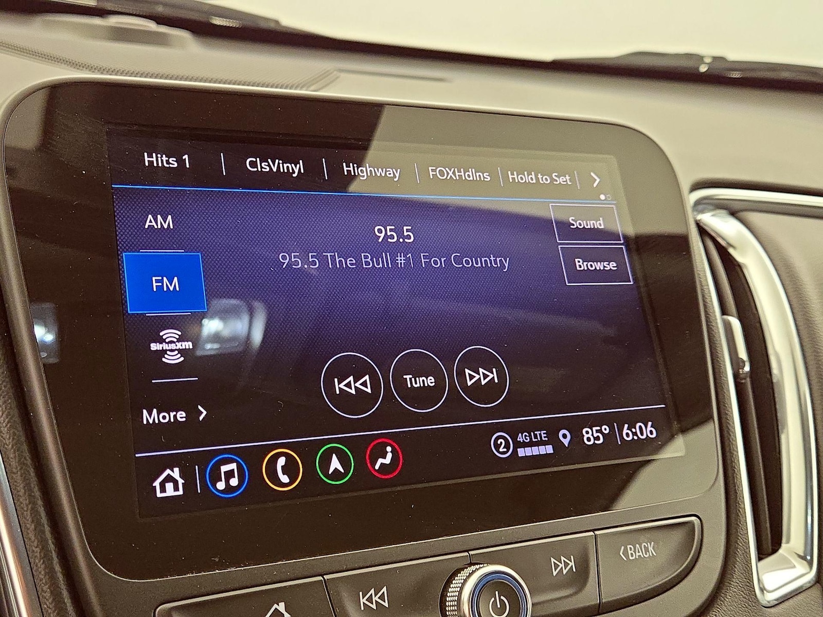 2024 Chevrolet Malibu 2LT - Photo 17
