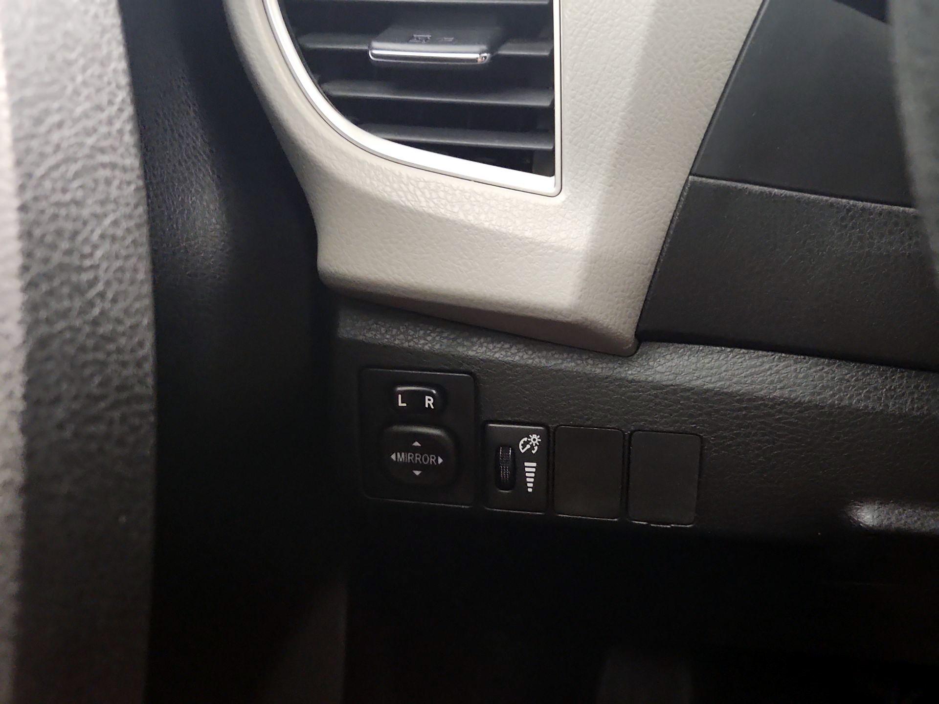Thumbnail: 2014 Toyota Corolla - 13