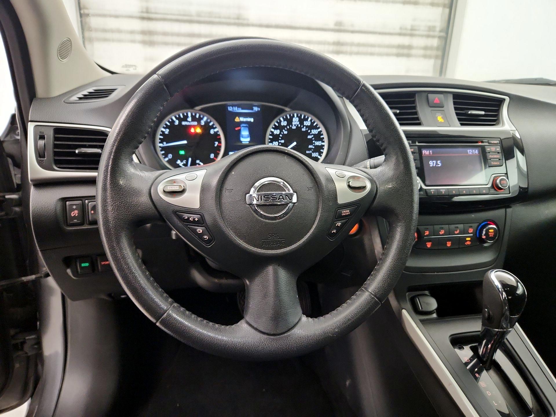Thumbnail: 2017 Nissan Sentra - 10