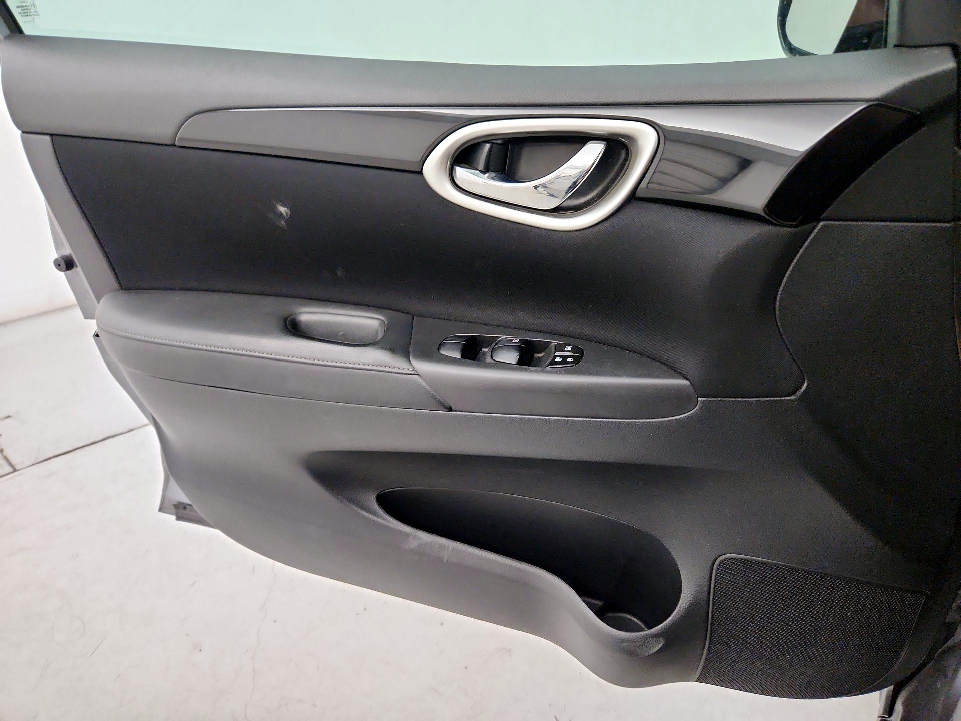 Thumbnail: 2017 Nissan Sentra - 12