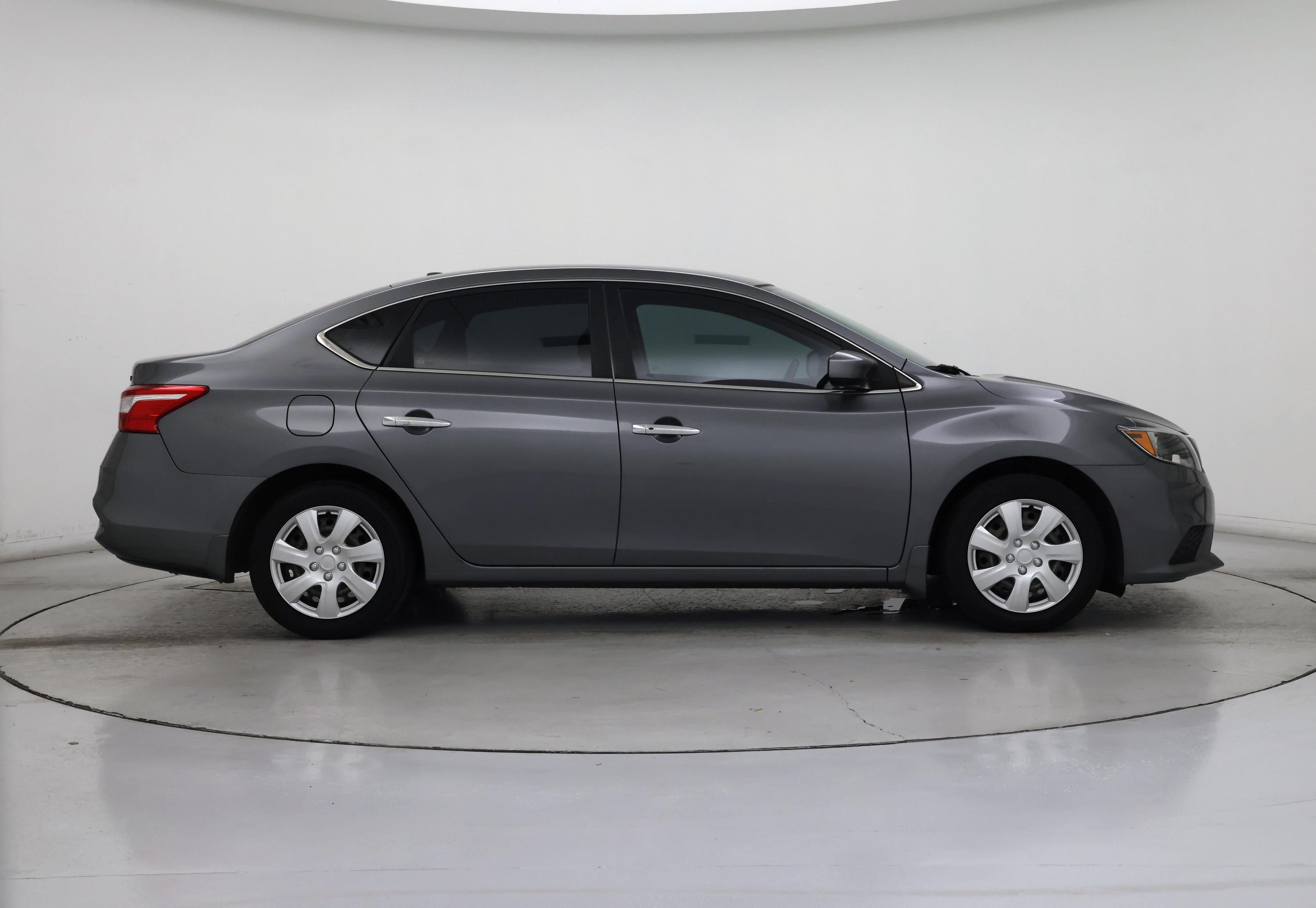 Thumbnail: 2017 Nissan Sentra - 7