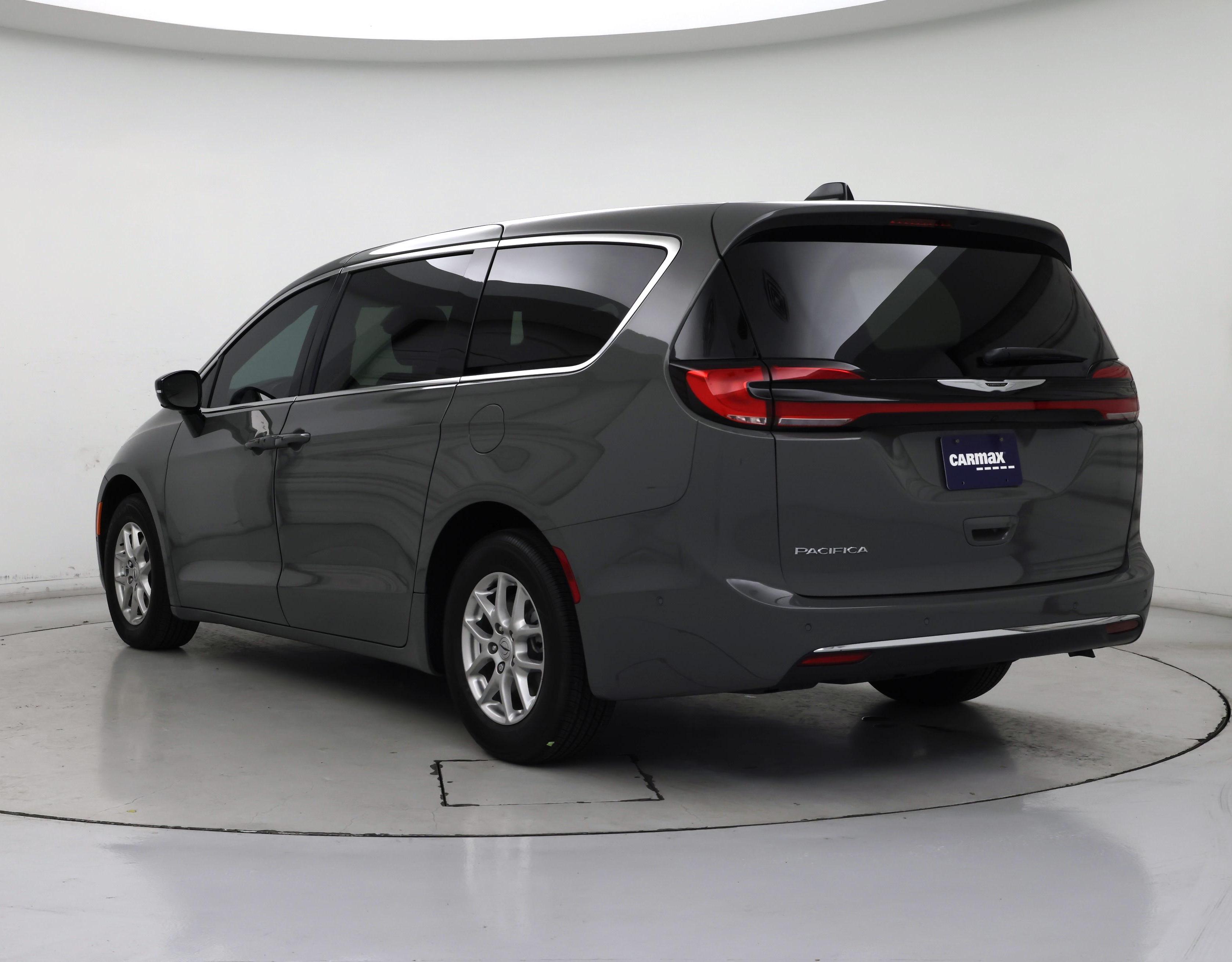 Thumbnail: 2025 Chrysler Pacifica - 2